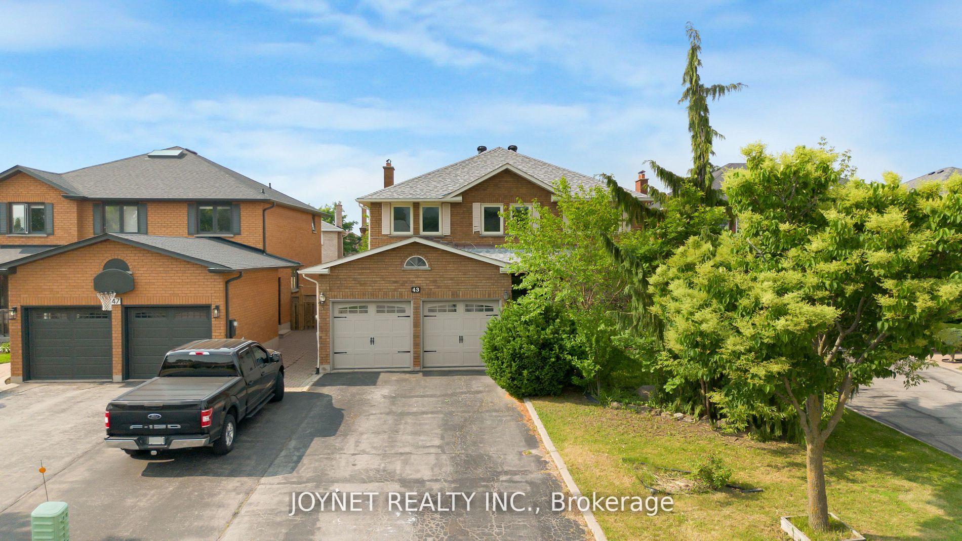 Photo 1 of 43 Castlehill Road, Vaughan, Maple — HOMEH
