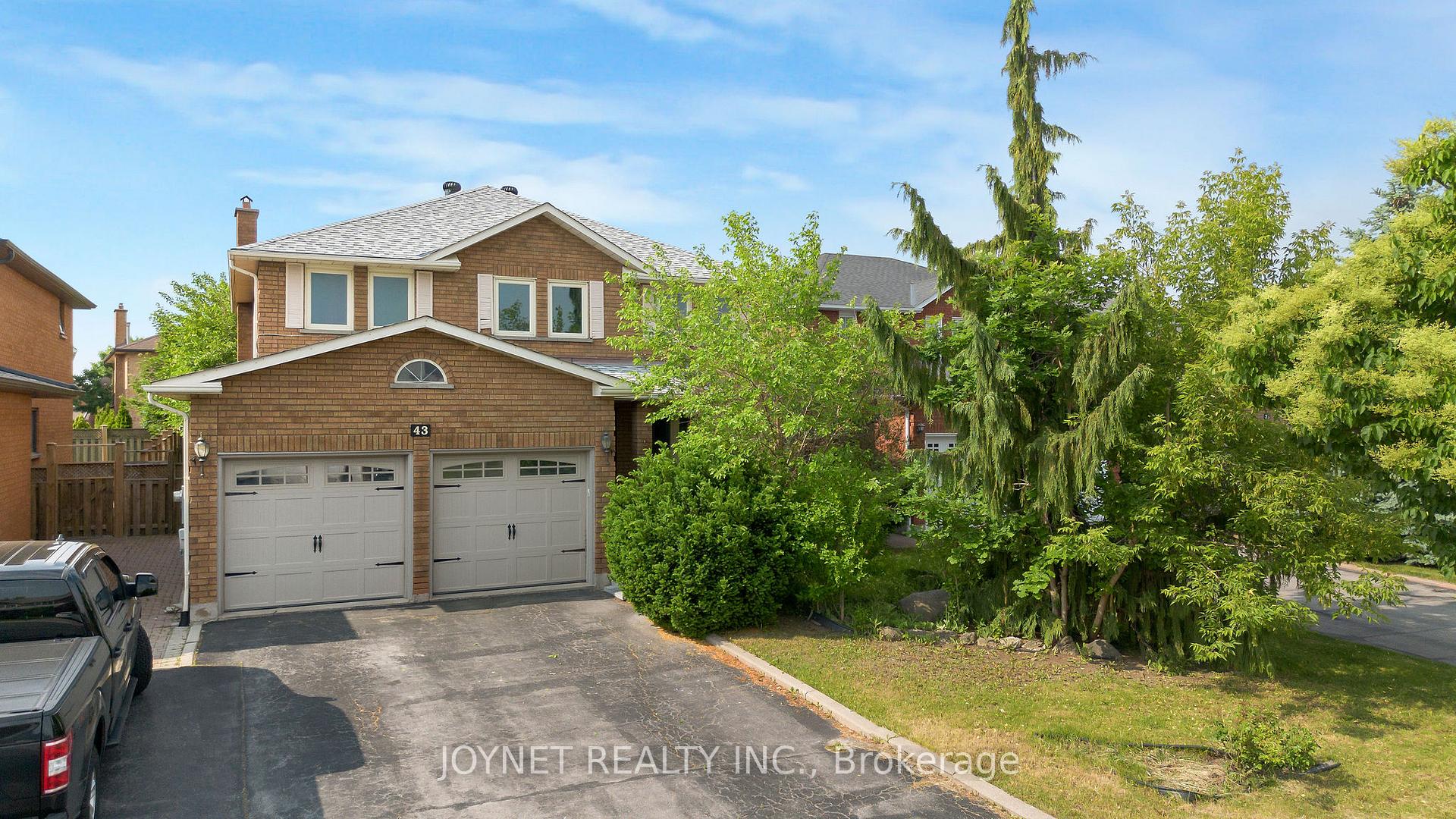Photo 2 of 43 Castlehill Road, Vaughan, Maple — HOMEH