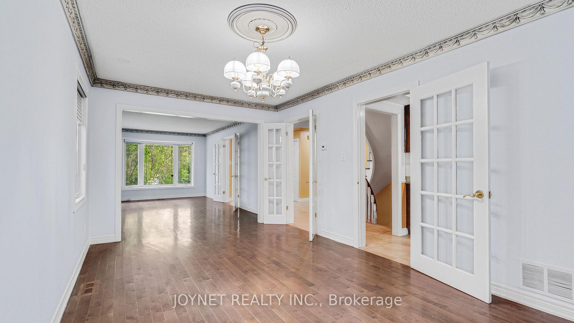 Photo 11 of 43 Castlehill Road, Vaughan, Maple — HOMEH