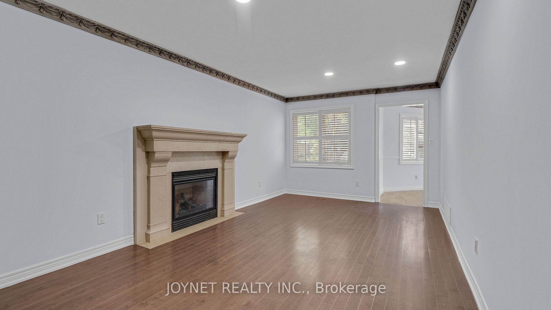 Photo 17 of 43 Castlehill Road, Vaughan, Maple — HOMEH