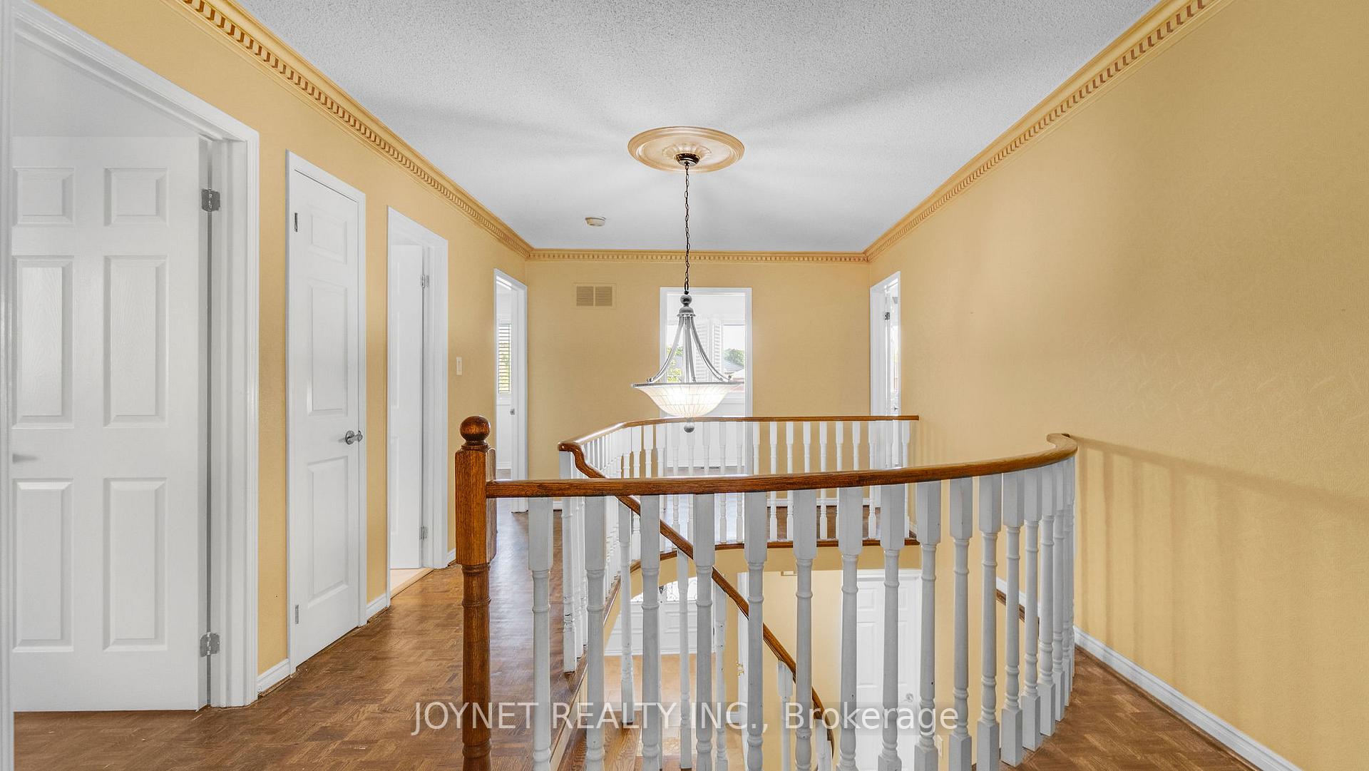 Photo 22 of 43 Castlehill Road, Vaughan, Maple — HOMEH