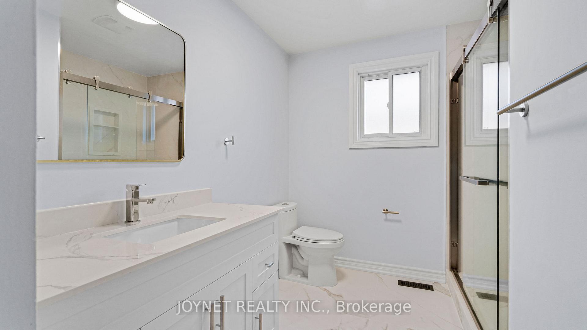 Photo 34 of 43 Castlehill Road, Vaughan, Maple — HOMEH