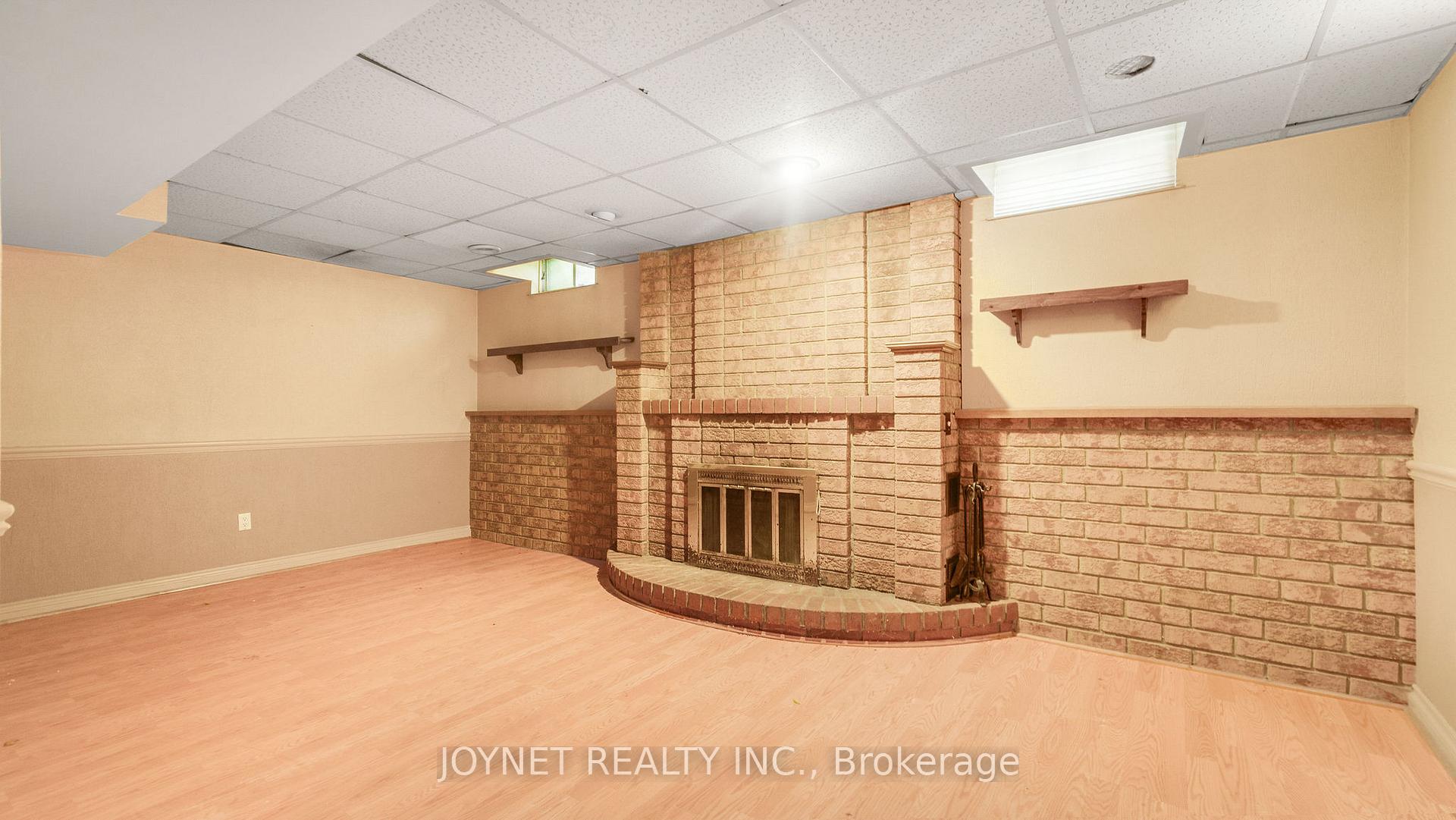 Photo 39 of 43 Castlehill Road, Vaughan, Maple — HOMEH