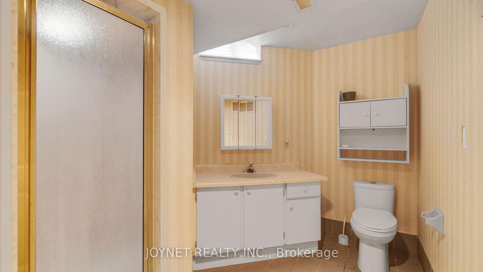 Photo 40 of 43 Castlehill Road, Vaughan, Maple — HOMEH