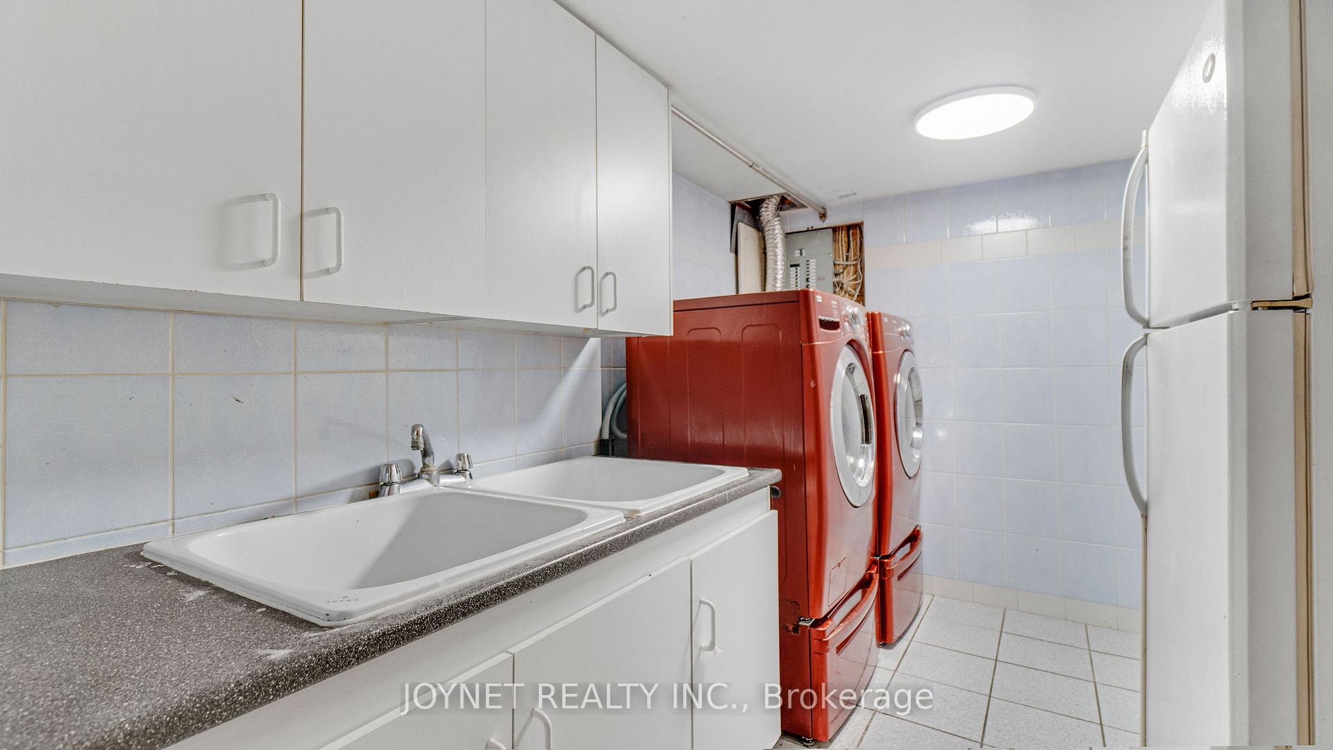 Photo 41 of 43 Castlehill Road, Vaughan, Maple — HOMEH