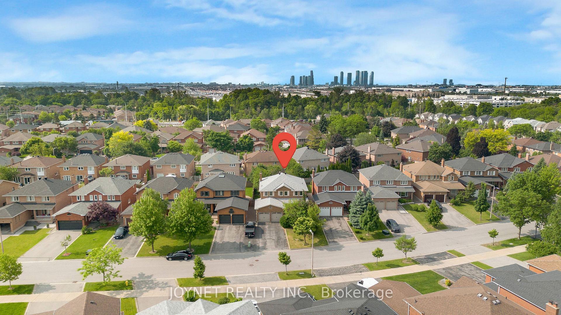 Photo 48 of 43 Castlehill Road, Vaughan, Maple — HOMEH