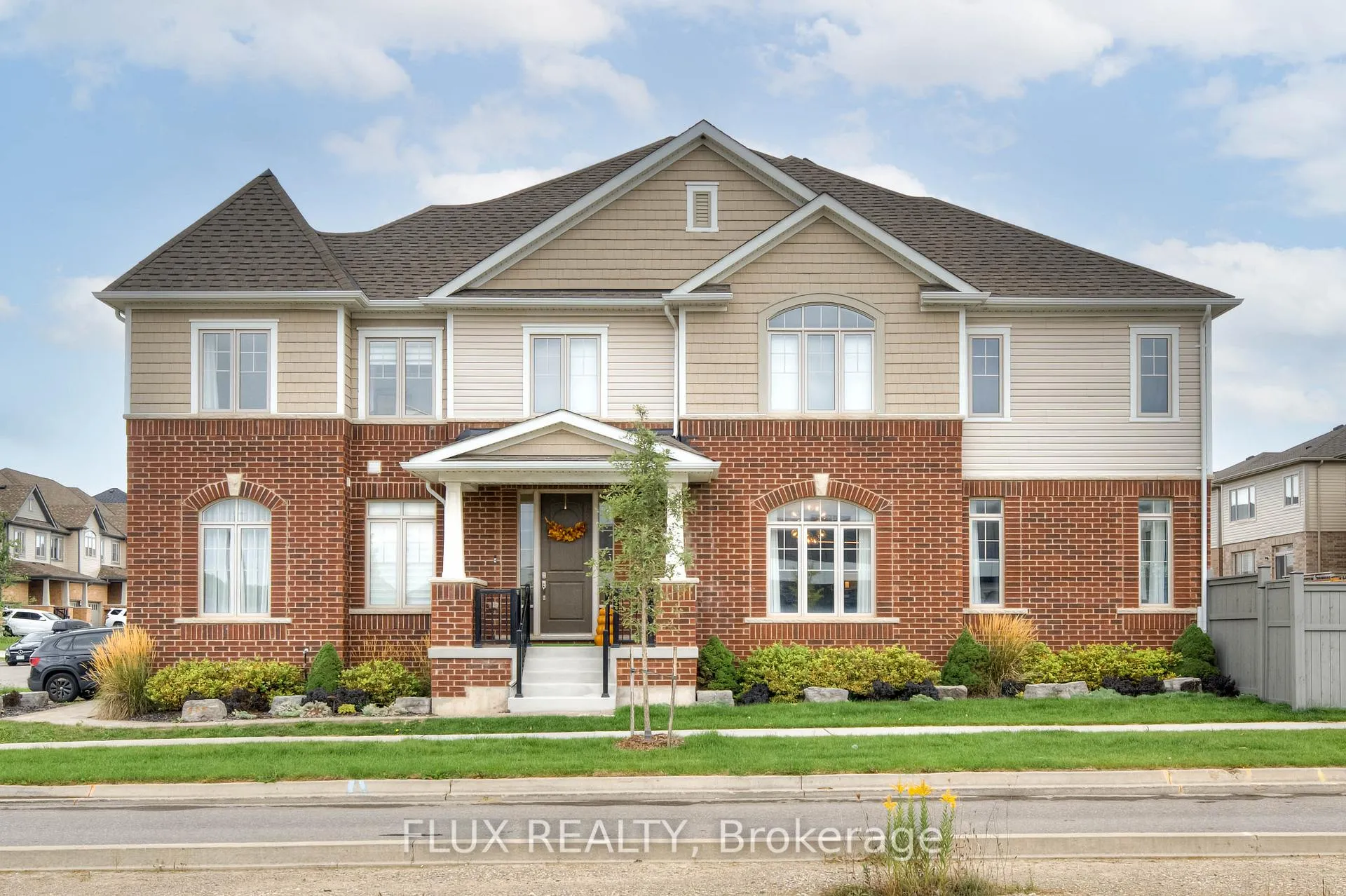 Photo 1 of 2 Stonehill Avenue, Kitchener — HOMEH