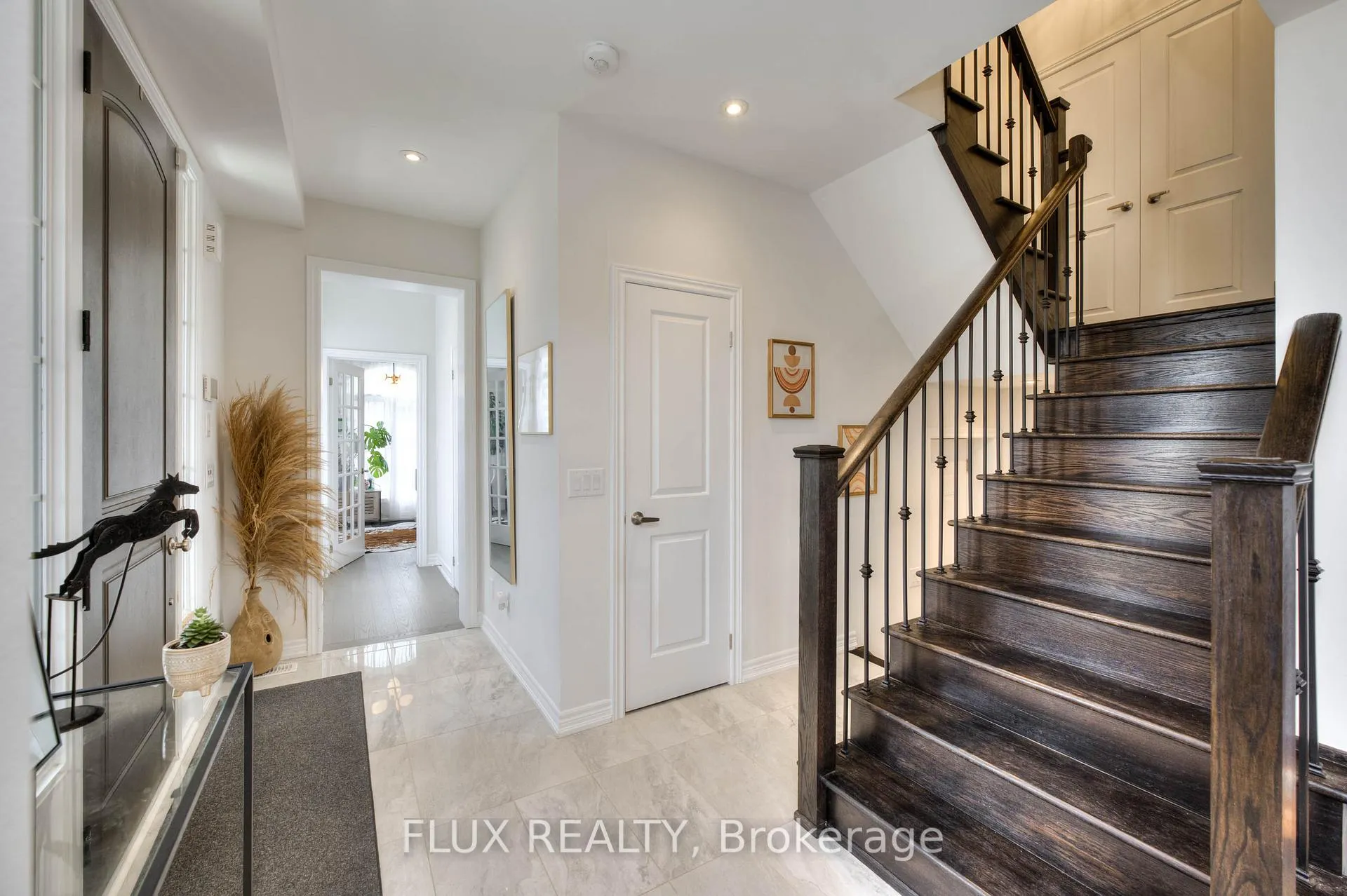 Photo 4 of 2 Stonehill Avenue, Kitchener — HOMEH