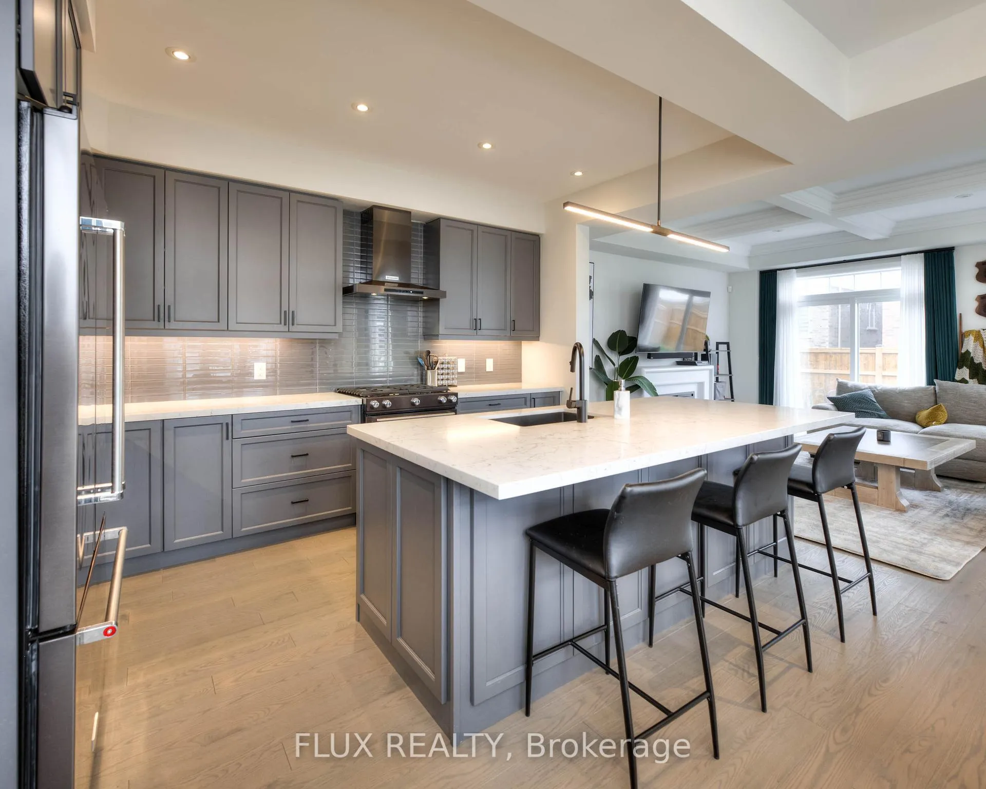 Photo 10 of 2 Stonehill Avenue, Kitchener — HOMEH