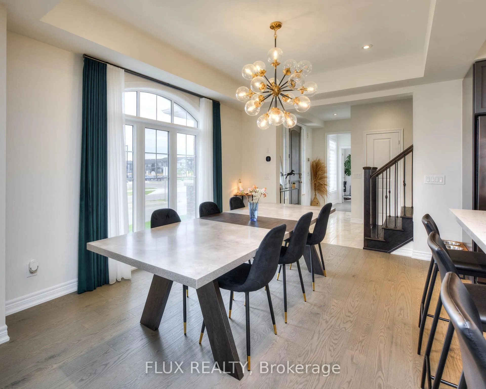 Photo 12 of 2 Stonehill Avenue, Kitchener — HOMEH