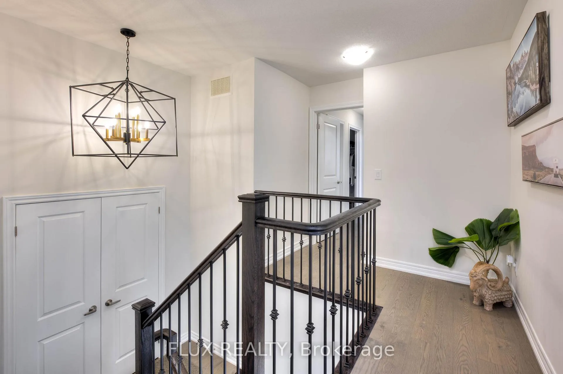 Photo 21 of 2 Stonehill Avenue, Kitchener — HOMEH