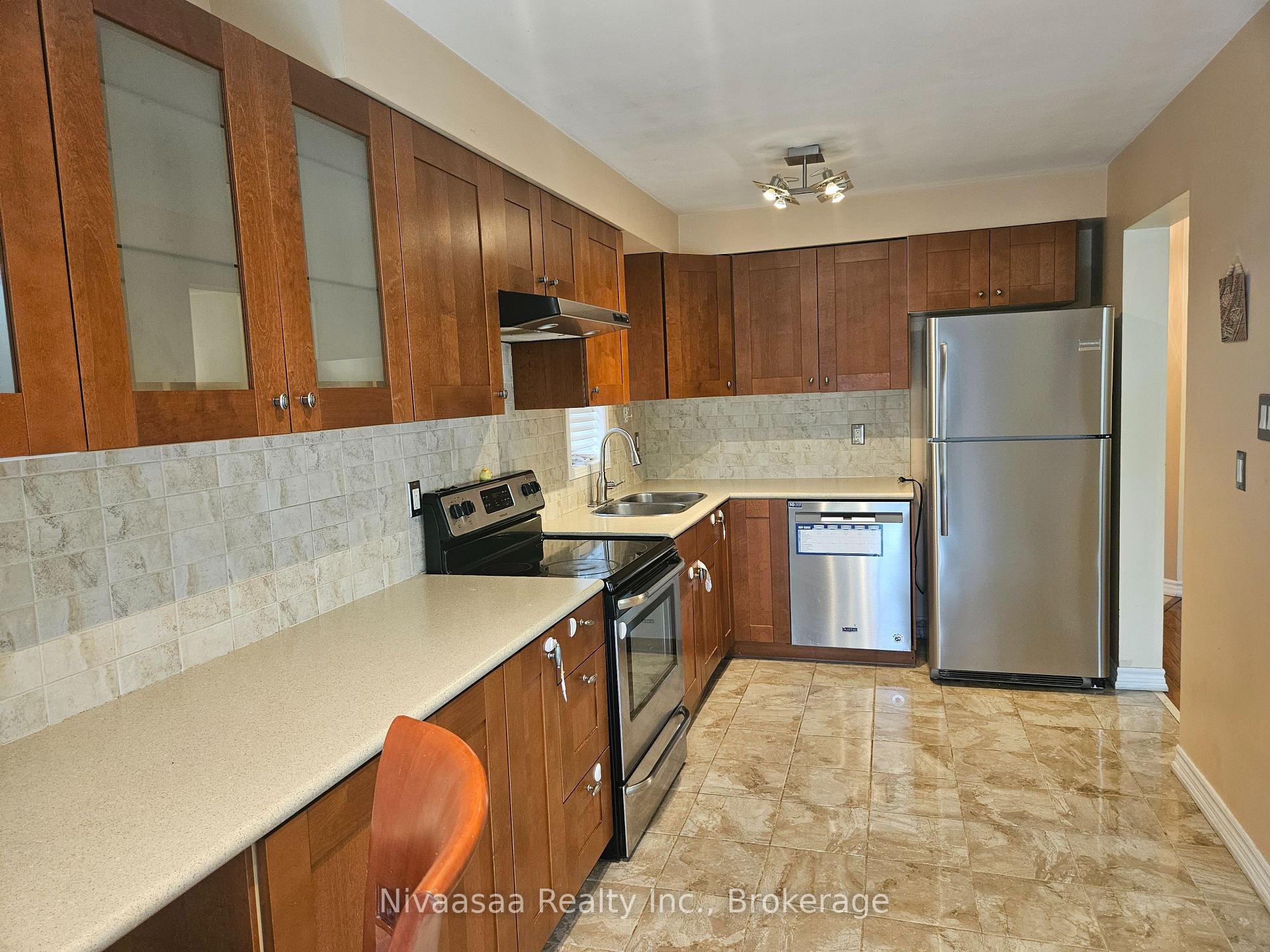 Photo 7 of Unit 39, 28 Gilgorm Road, Brampton, Brampton West — HOMEH