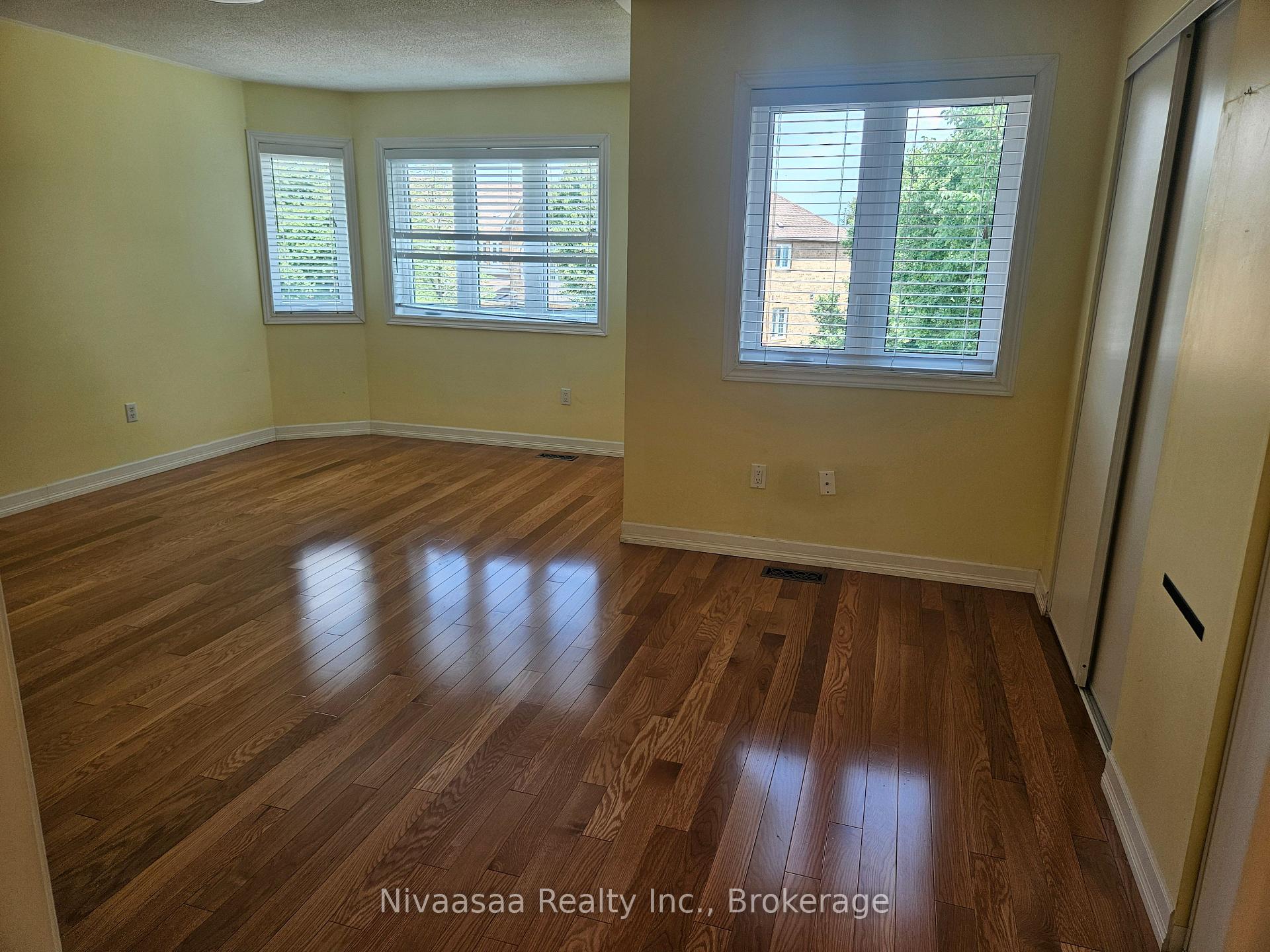 Photo 12 of Unit 39, 28 Gilgorm Road, Brampton, Brampton West — HOMEH