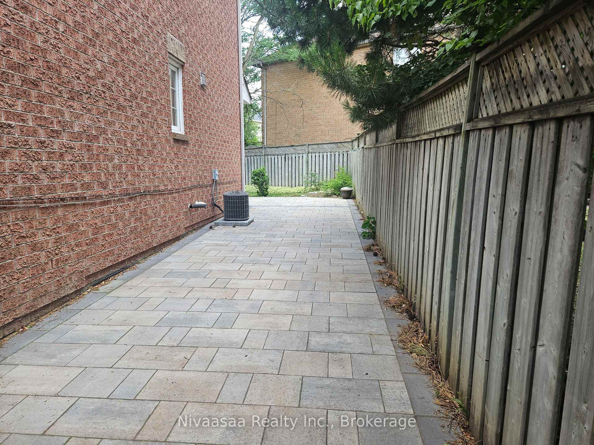 Photo 26 of Unit 39, 28 Gilgorm Road, Brampton, Brampton West — HOMEH