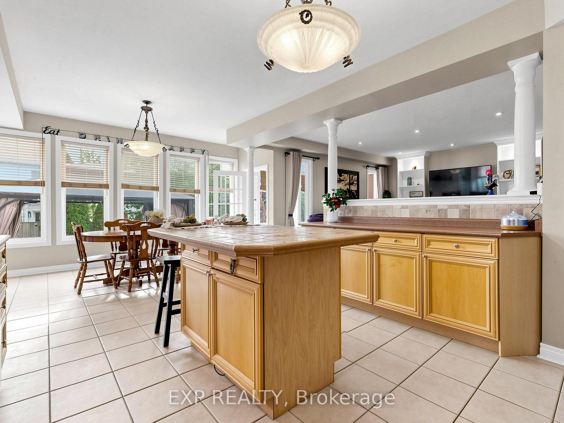 Photo 12 of 74 Darius Harns Drive, Whitby, Brooklin — HOMEH