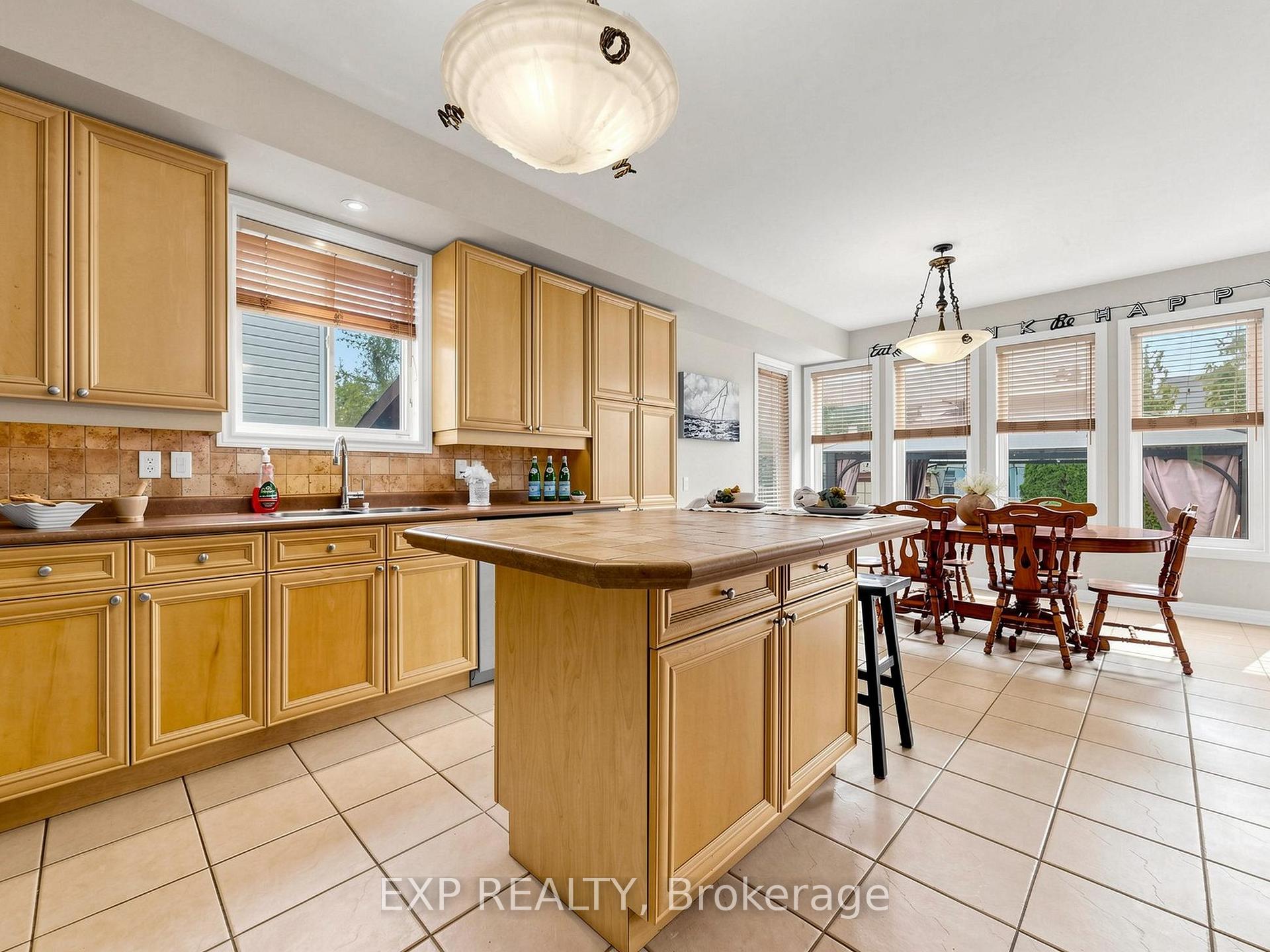 Photo 13 of 74 Darius Harns Drive, Whitby, Brooklin — HOMEH