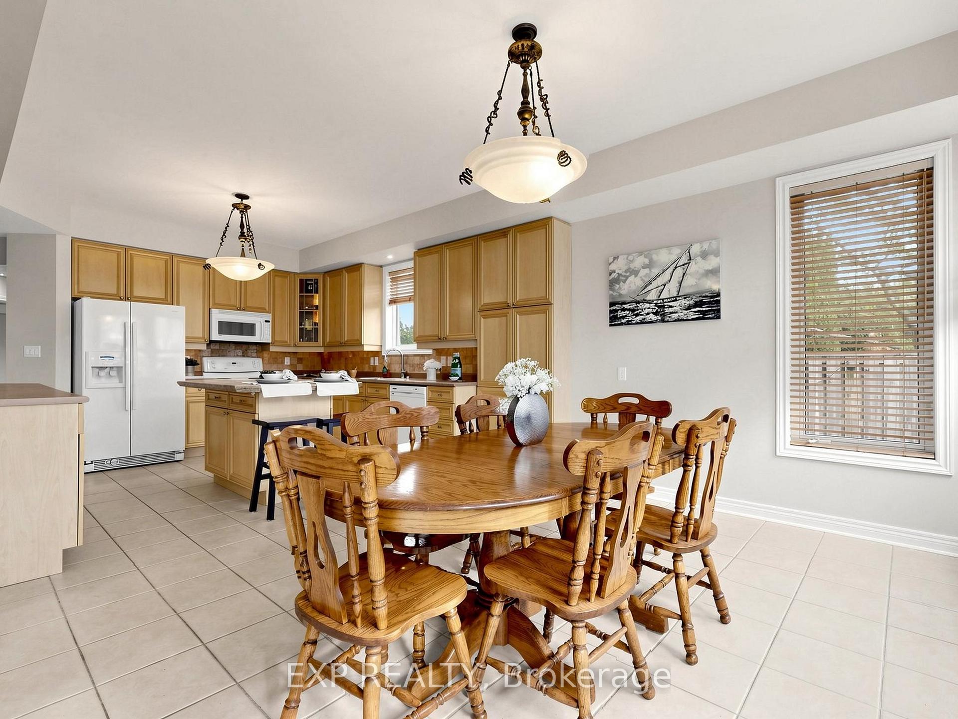 Photo 15 of 74 Darius Harns Drive, Whitby, Brooklin — HOMEH