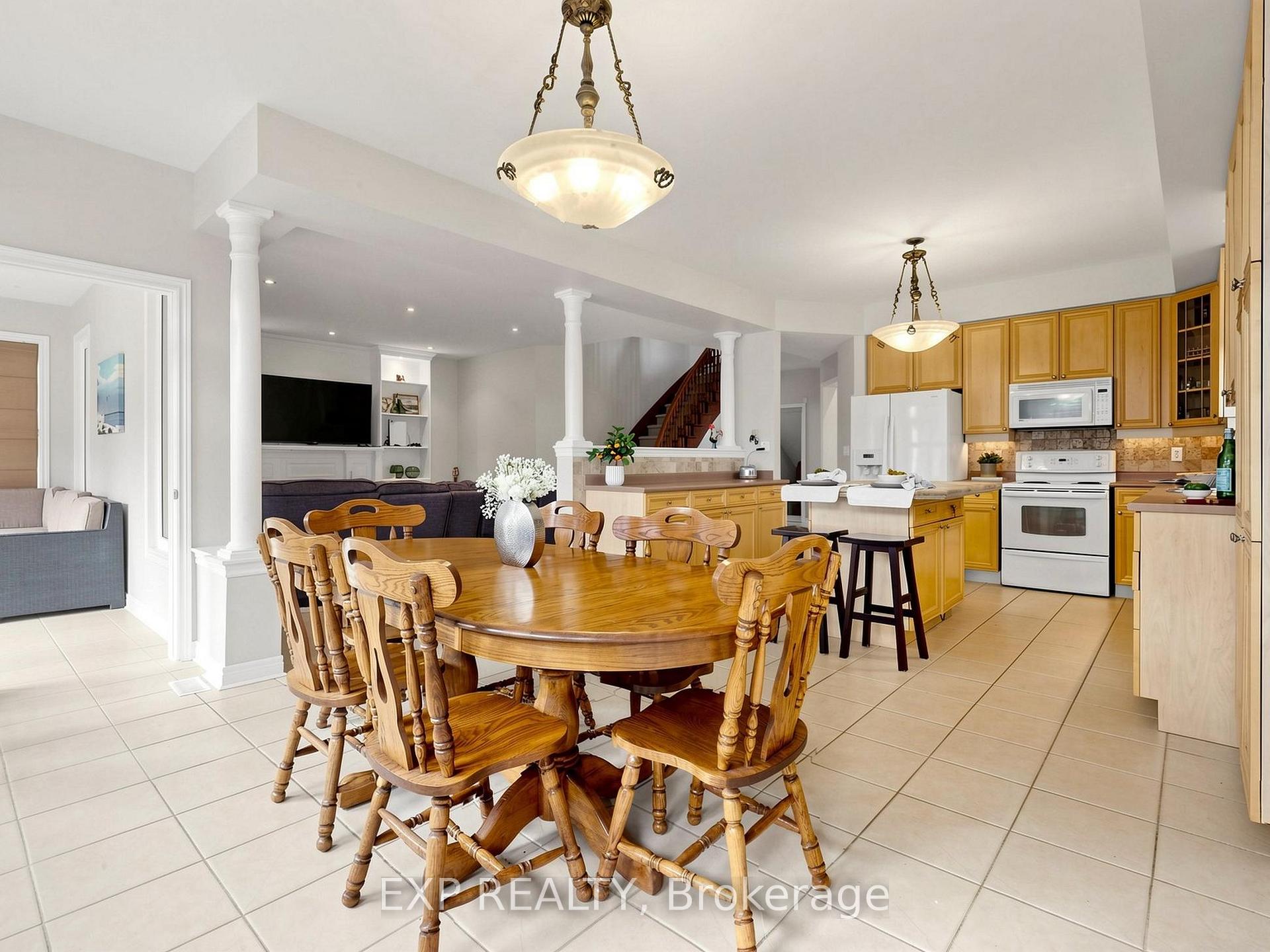 Photo 16 of 74 Darius Harns Drive, Whitby, Brooklin — HOMEH