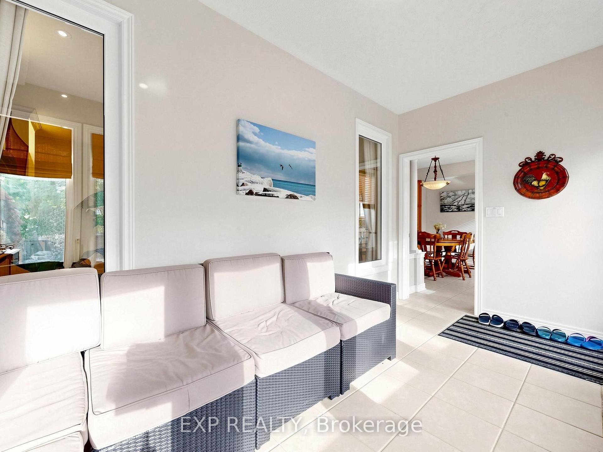 Photo 19 of 74 Darius Harns Drive, Whitby, Brooklin — HOMEH