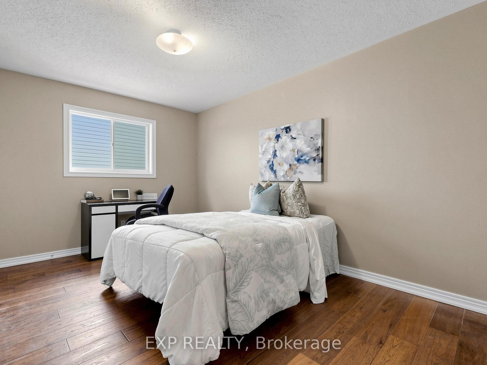 Photo 28 of 74 Darius Harns Drive, Whitby, Brooklin — HOMEH