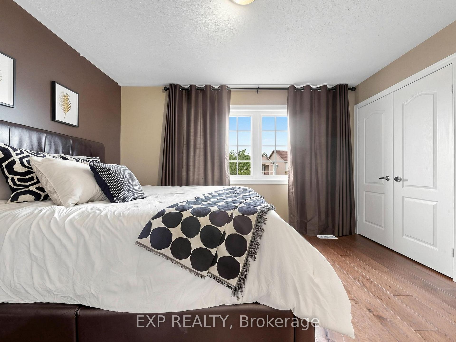 Photo 31 of 74 Darius Harns Drive, Whitby, Brooklin — HOMEH