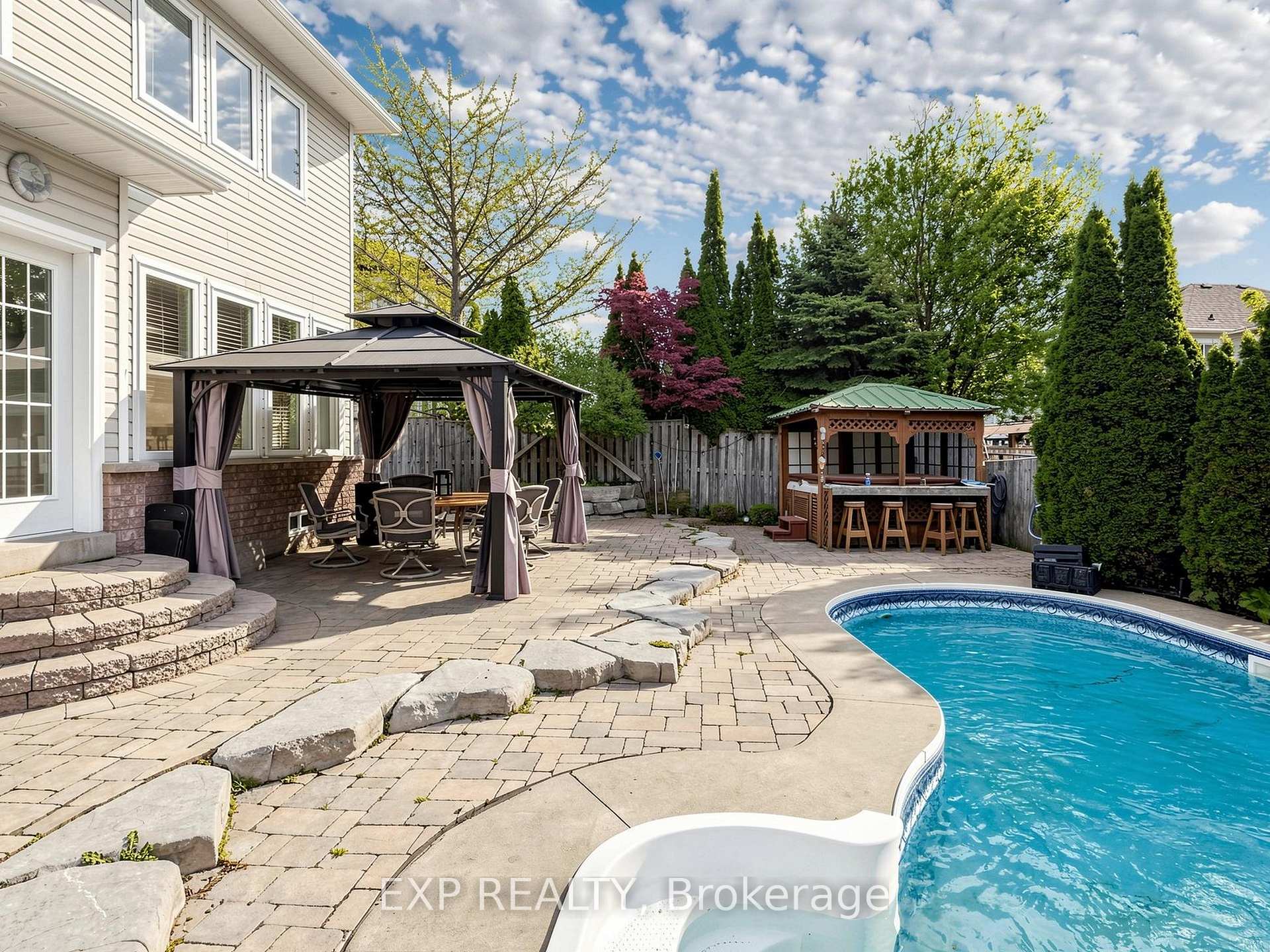 Photo 44 of 74 Darius Harns Drive, Whitby, Brooklin — HOMEH