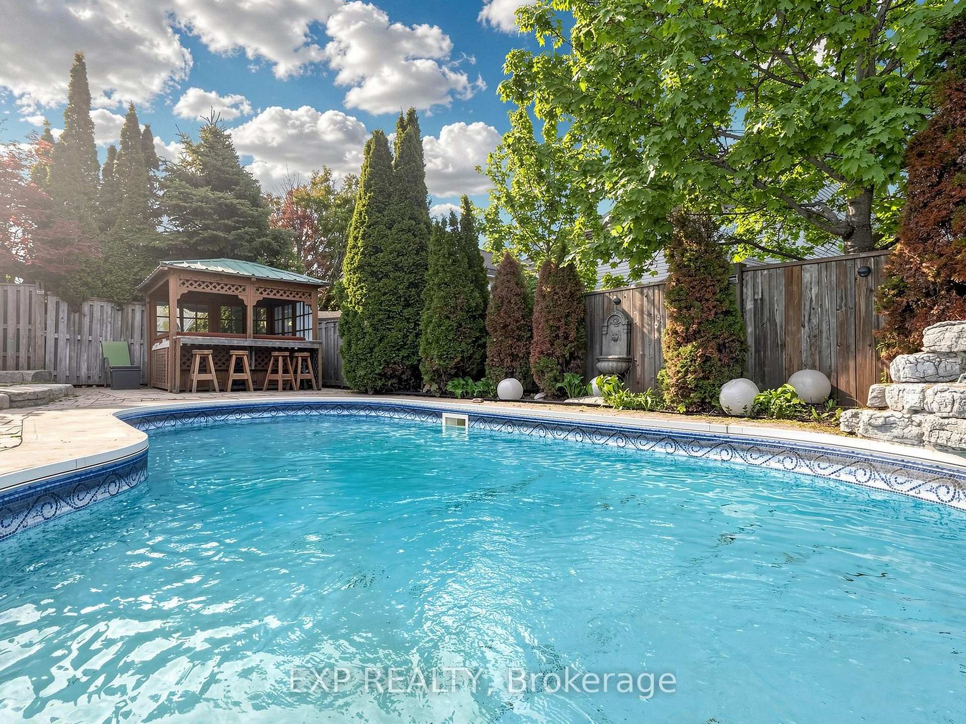 Photo 47 of 74 Darius Harns Drive, Whitby, Brooklin — HOMEH