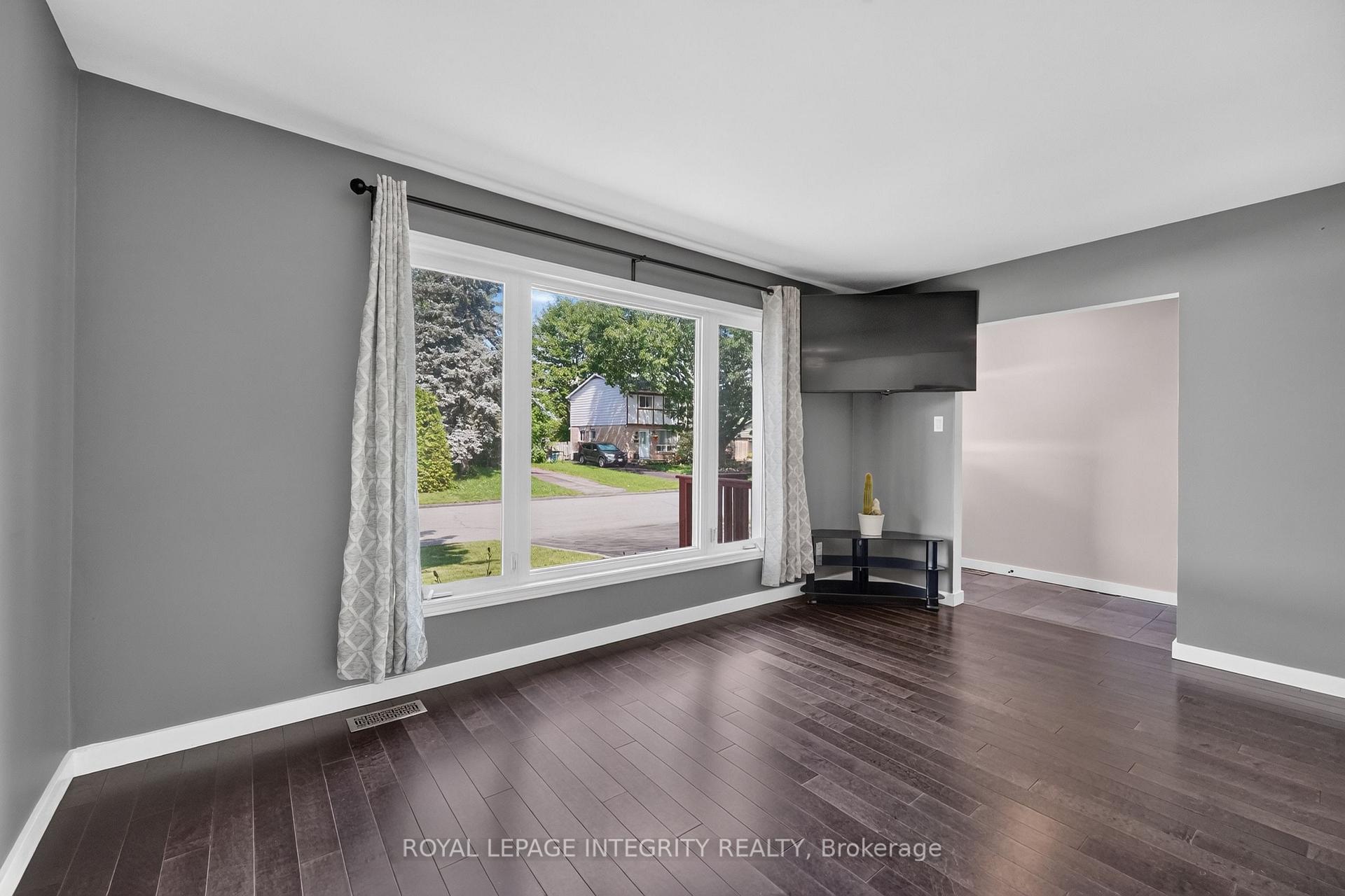 Photo 9 of 127 Morton Drive, Ottawa, Kanata - Glencairn/Hazeldean — HOMEH