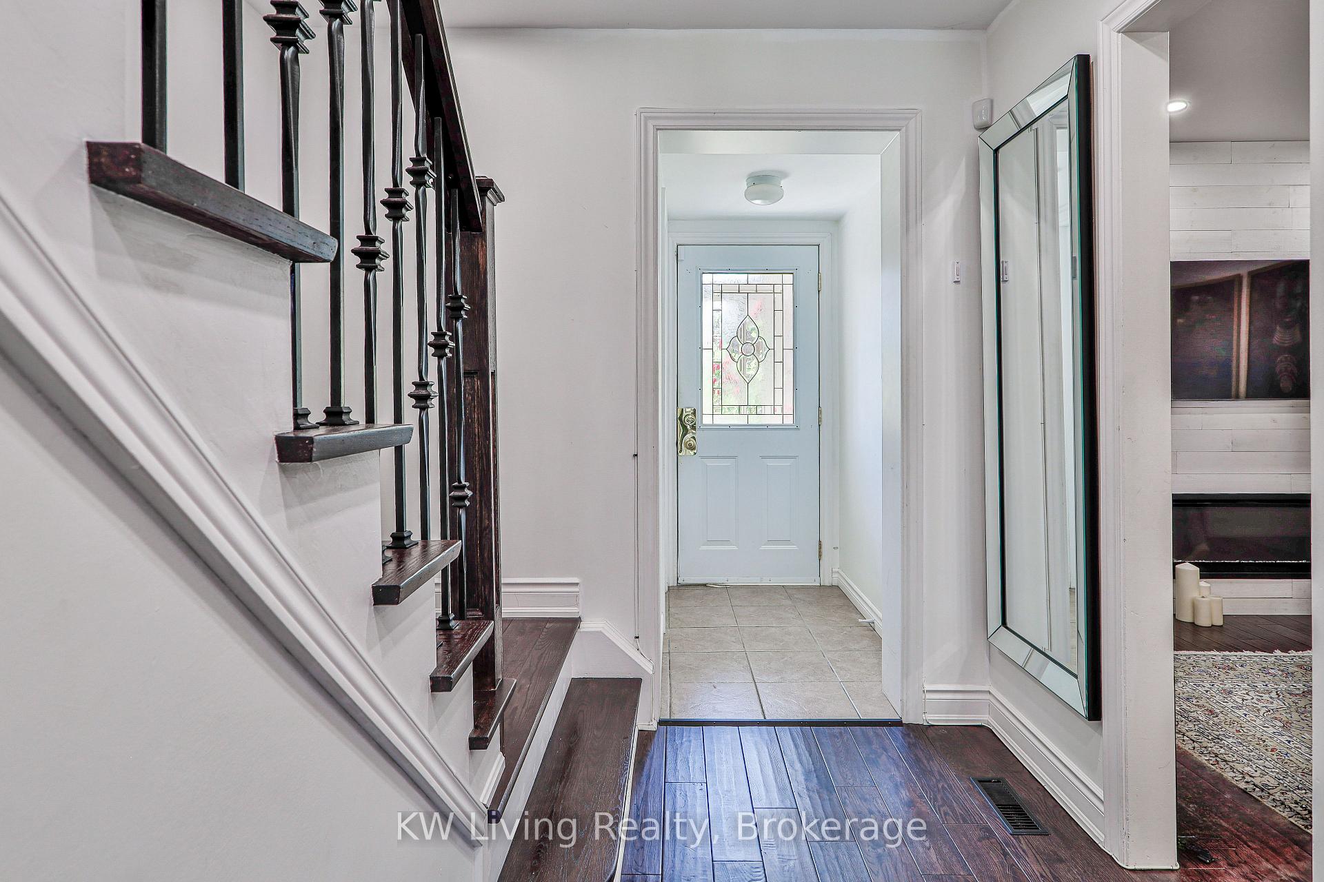 Photo 9 of 28 Jaimie Road, Vaughan, Brownridge — HOMEH