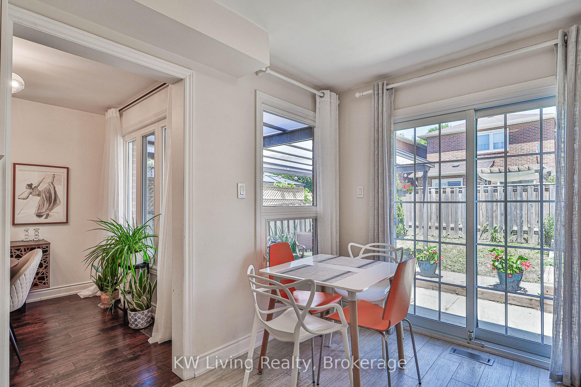 Photo 12 of 28 Jaimie Road, Vaughan, Brownridge — HOMEH