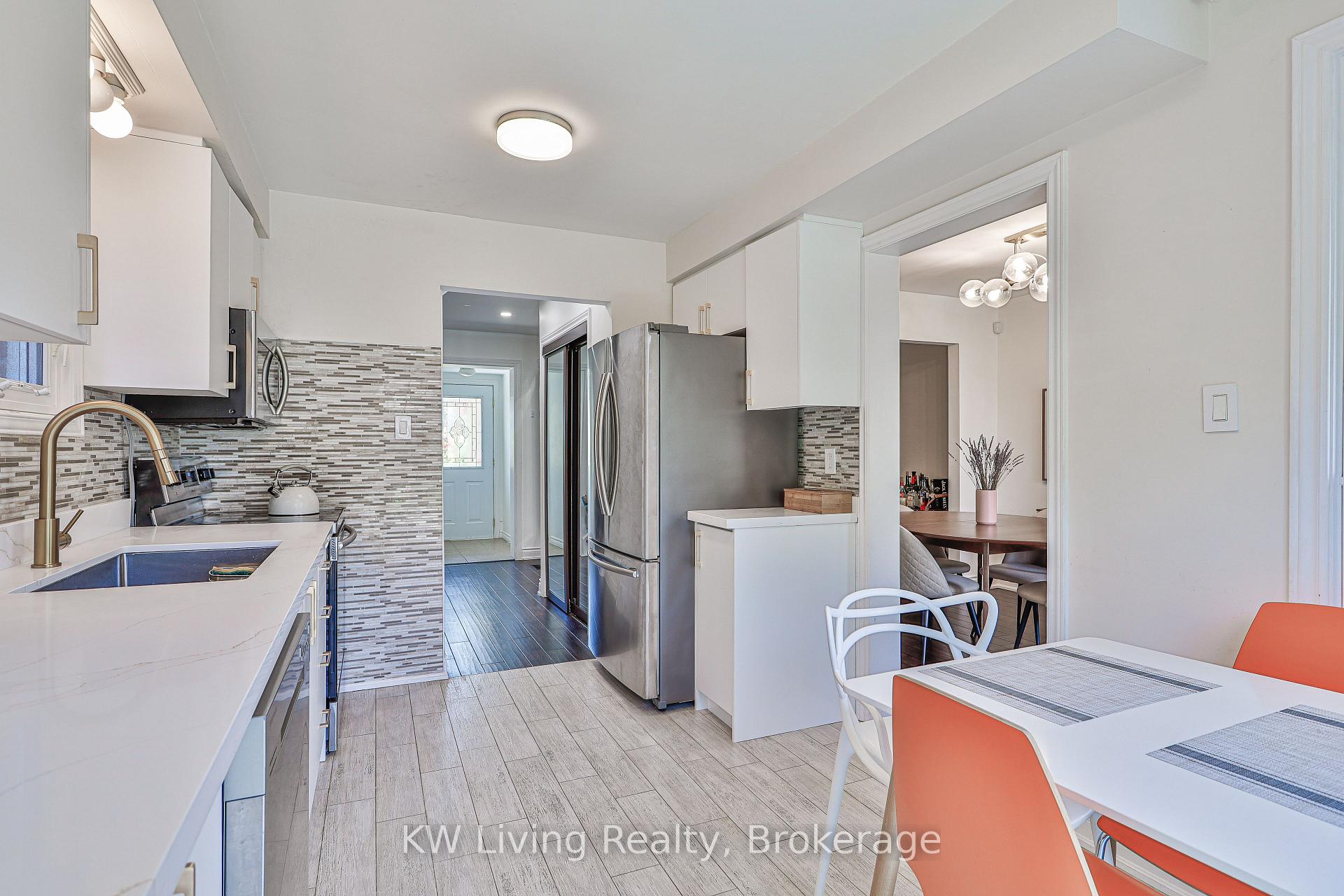 Photo 13 of 28 Jaimie Road, Vaughan, Brownridge — HOMEH