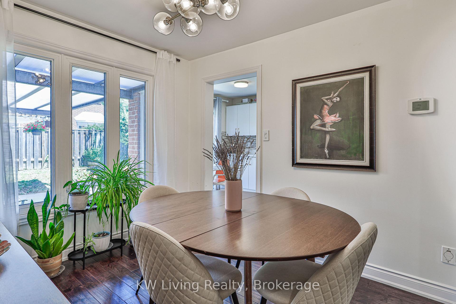 Photo 20 of 28 Jaimie Road, Vaughan, Brownridge — HOMEH