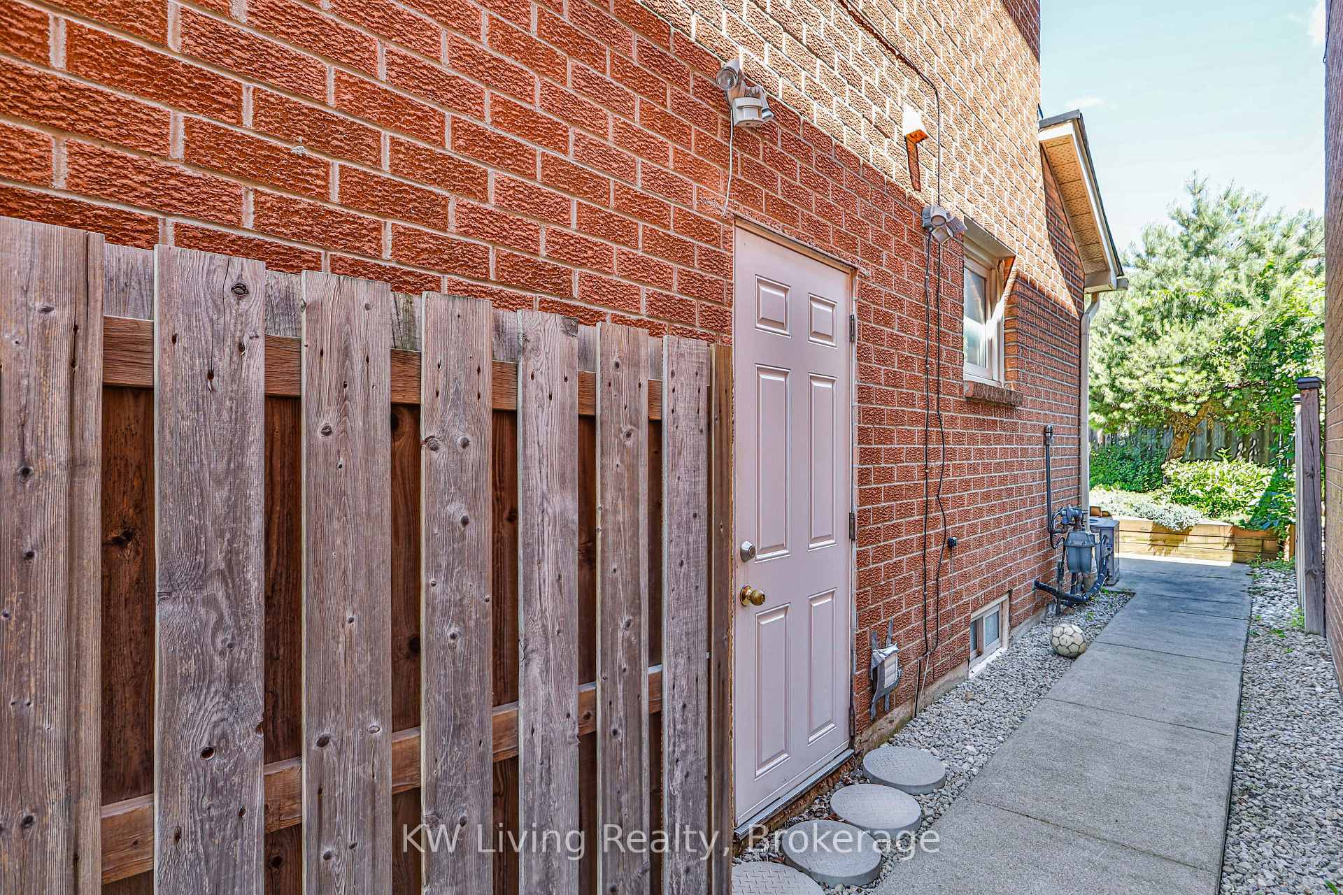 Photo 28 of 28 Jaimie Road, Vaughan, Brownridge — HOMEH