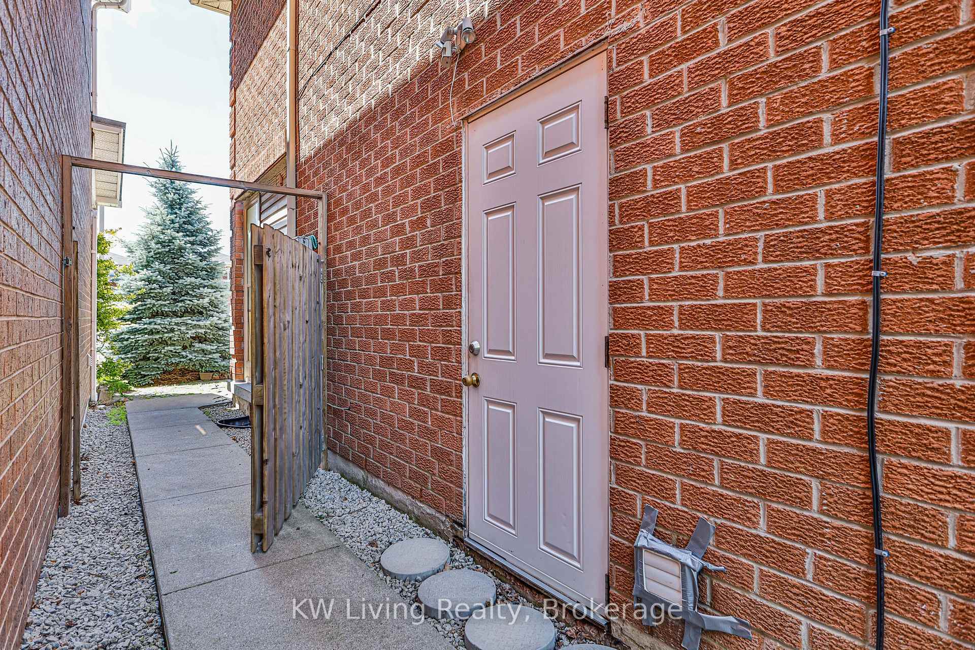 Photo 29 of 28 Jaimie Road, Vaughan, Brownridge — HOMEH