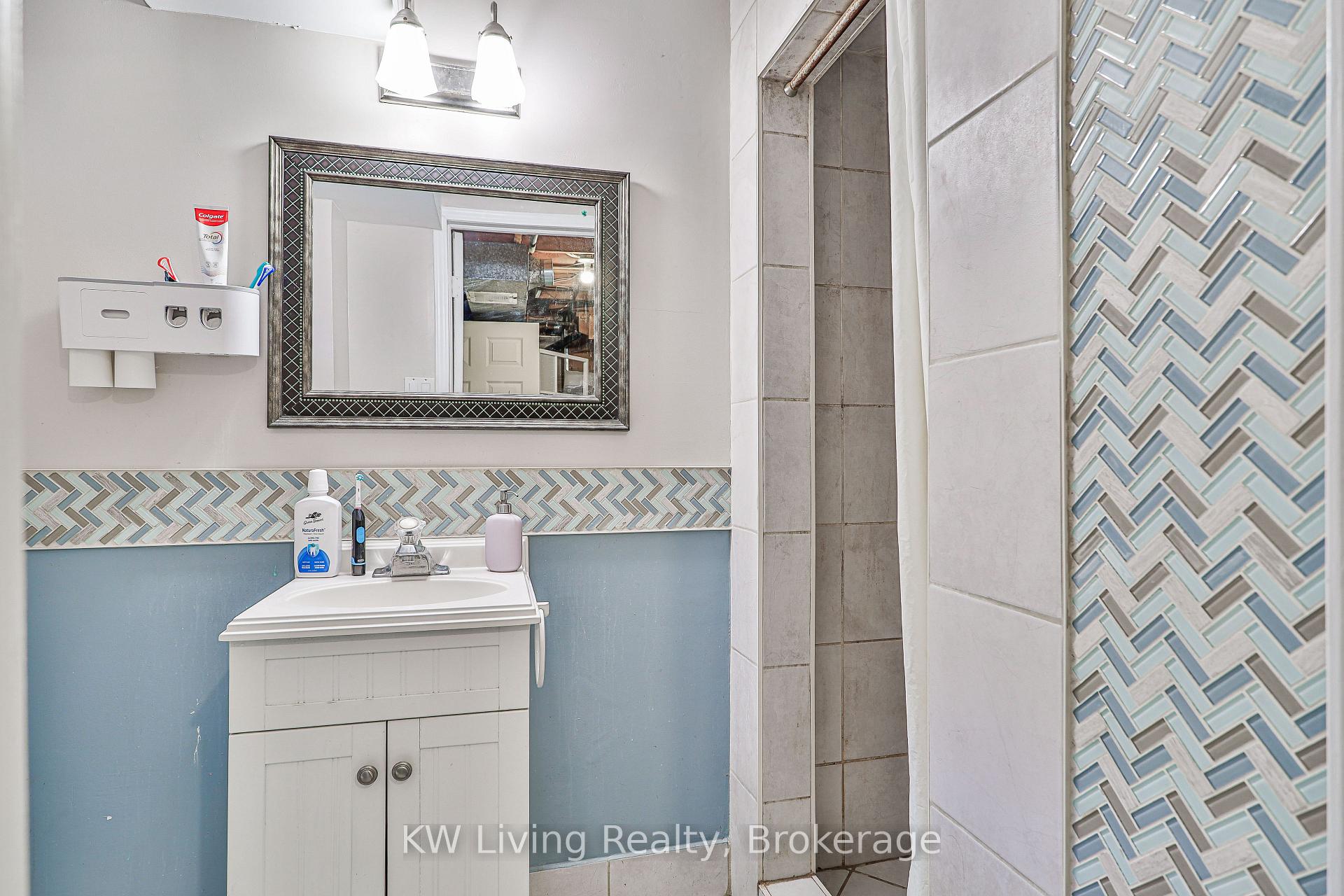 Photo 30 of 28 Jaimie Road, Vaughan, Brownridge — HOMEH