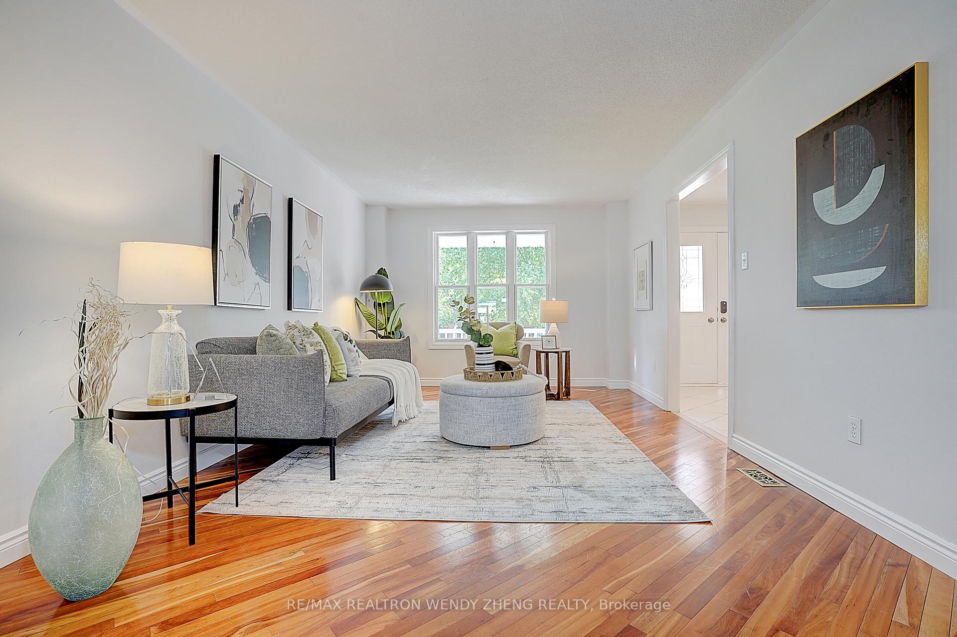Photo 5 of 17 Pebblebeach Drive, Clarington, Courtice — HOMEH