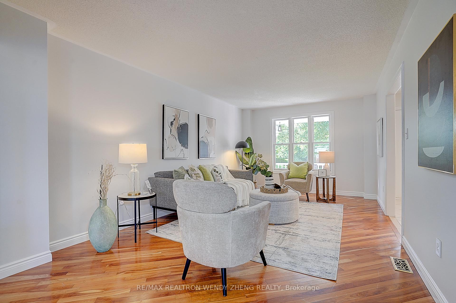 Photo 7 of 17 Pebblebeach Drive, Clarington, Courtice — HOMEH