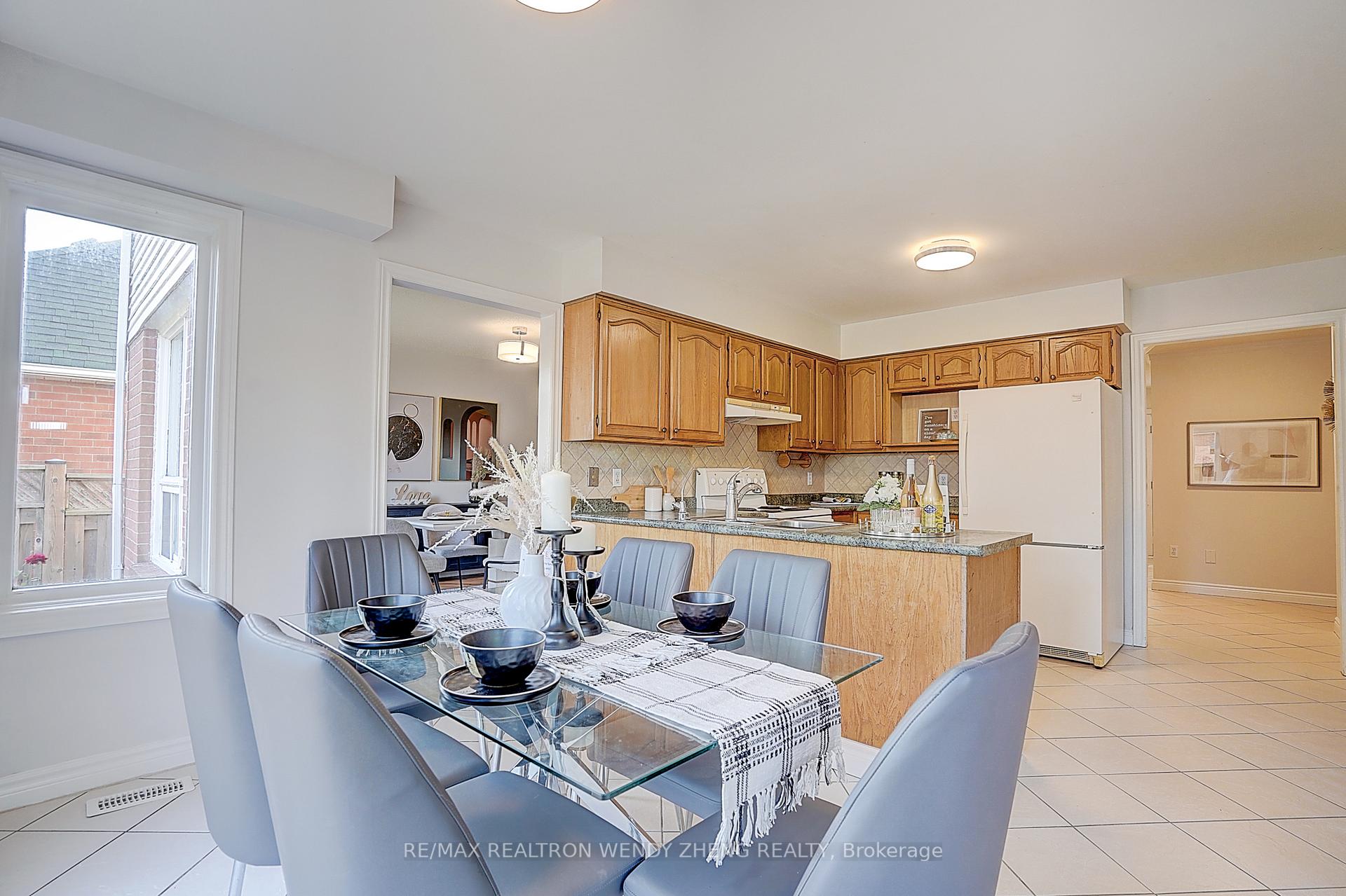 Photo 12 of 17 Pebblebeach Drive, Clarington, Courtice — HOMEH