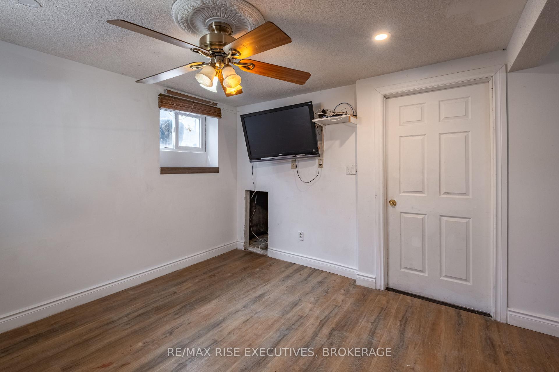 Photo 7 of 61 Seventh Avenue, Kingston, East of Sir John A. Blvd — HOMEH