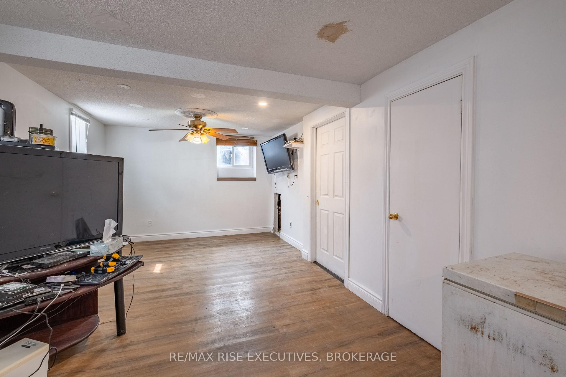 Photo 10 of 61 Seventh Avenue, Kingston, East of Sir John A. Blvd — HOMEH
