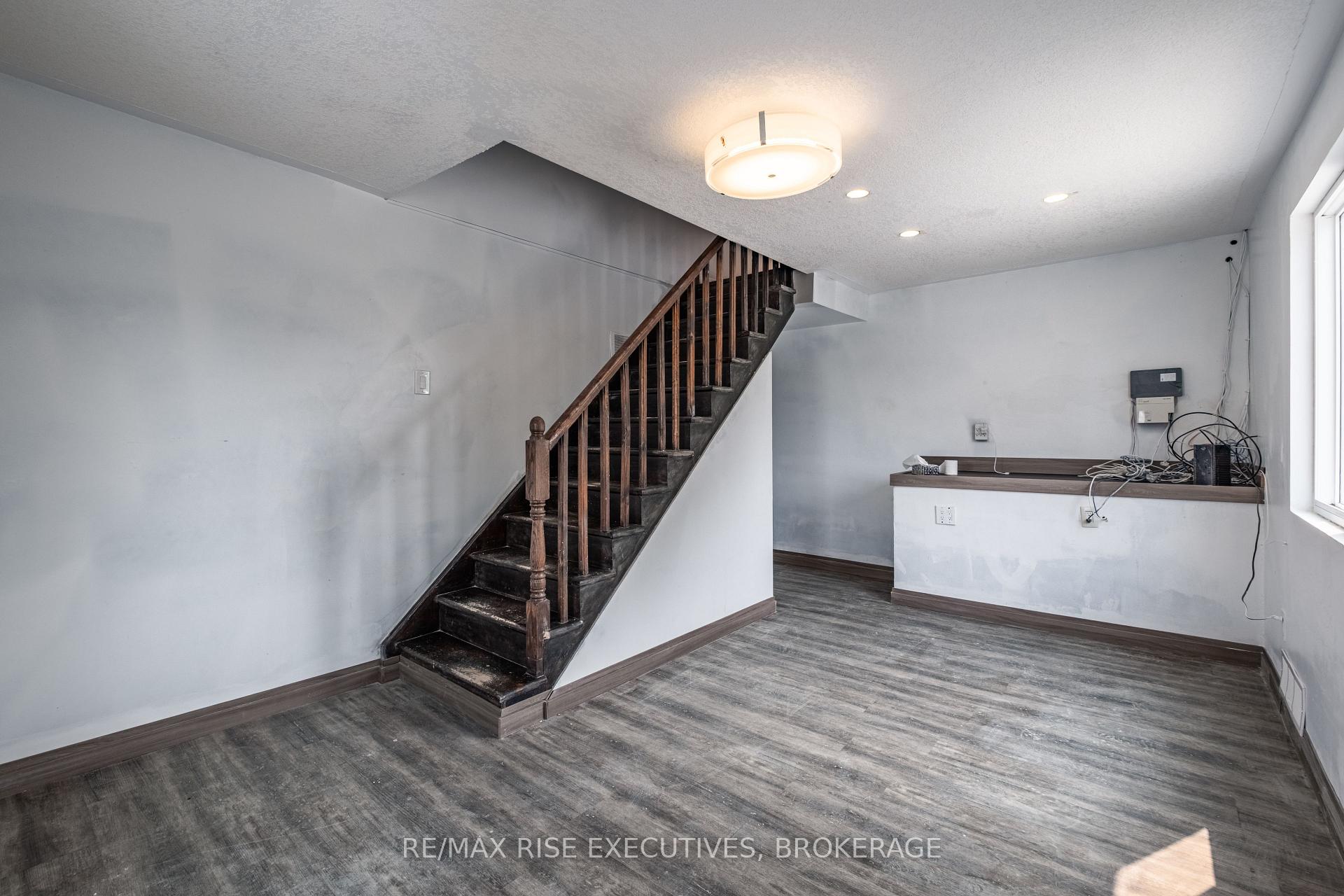 Photo 11 of 61 Seventh Avenue, Kingston, East of Sir John A. Blvd — HOMEH