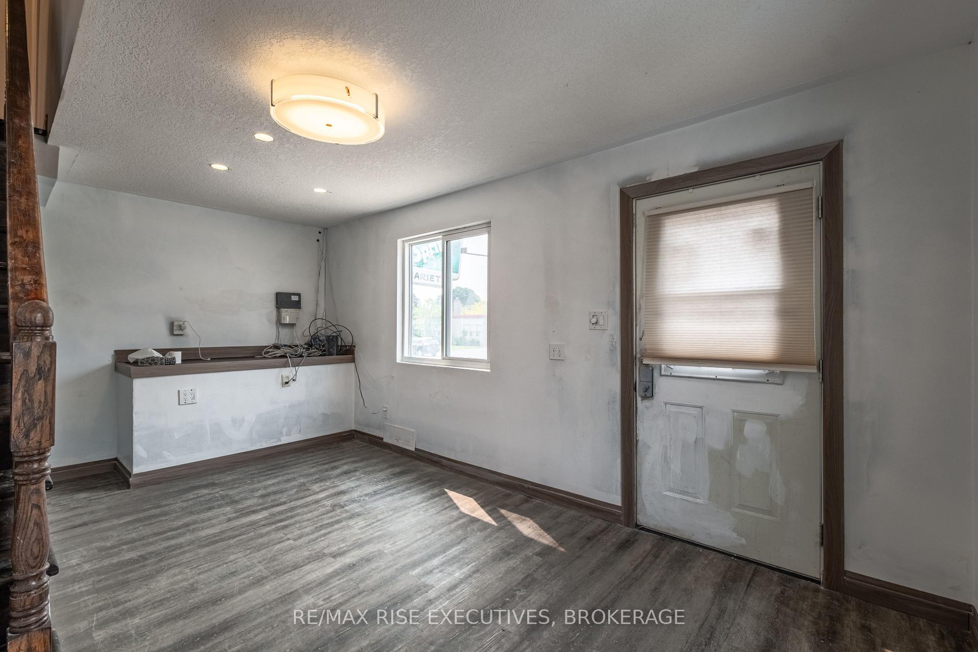 Photo 12 of 61 Seventh Avenue, Kingston, East of Sir John A. Blvd — HOMEH