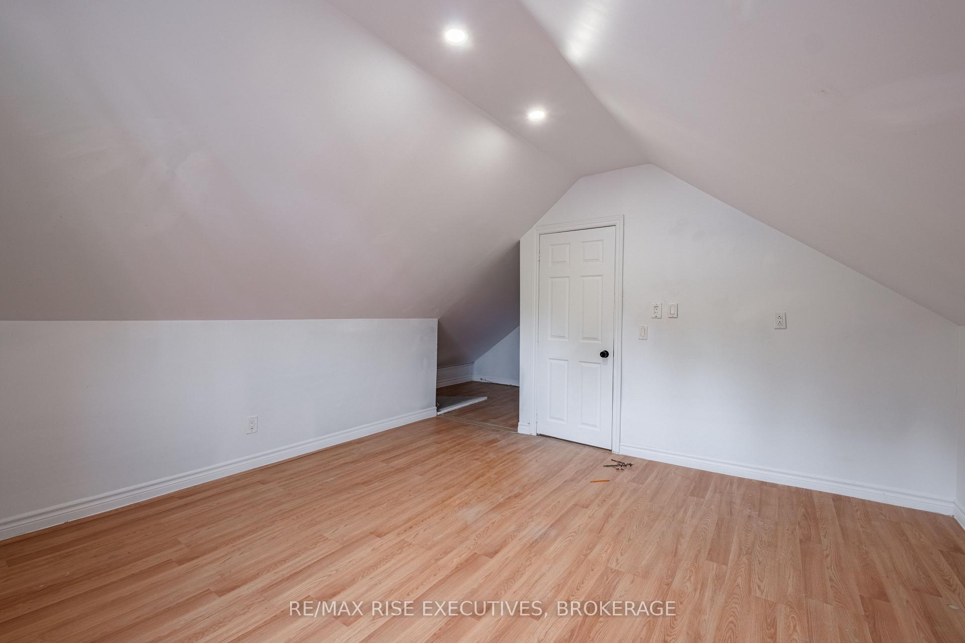 Photo 22 of 61 Seventh Avenue, Kingston, East of Sir John A. Blvd — HOMEH