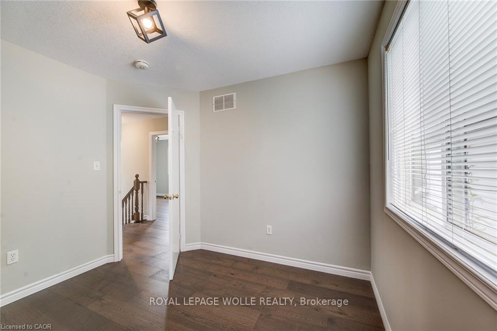 Photo 25 of 182 Kerwood Drive, Cambridge, Hespeler Village — HOMEH