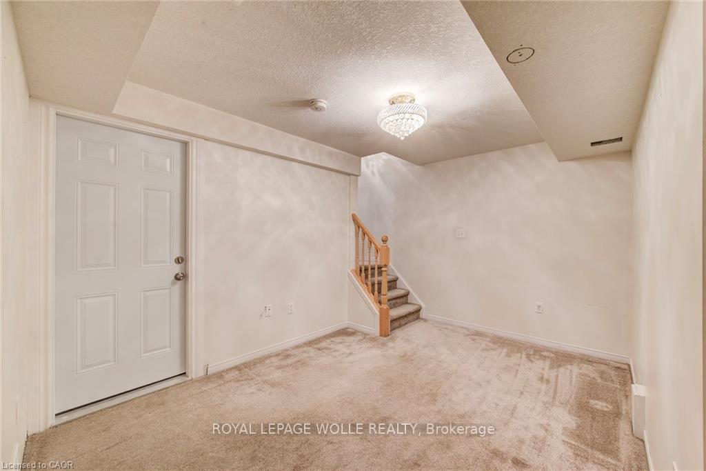 Photo 34 of 182 Kerwood Drive, Cambridge, Hespeler Village — HOMEH
