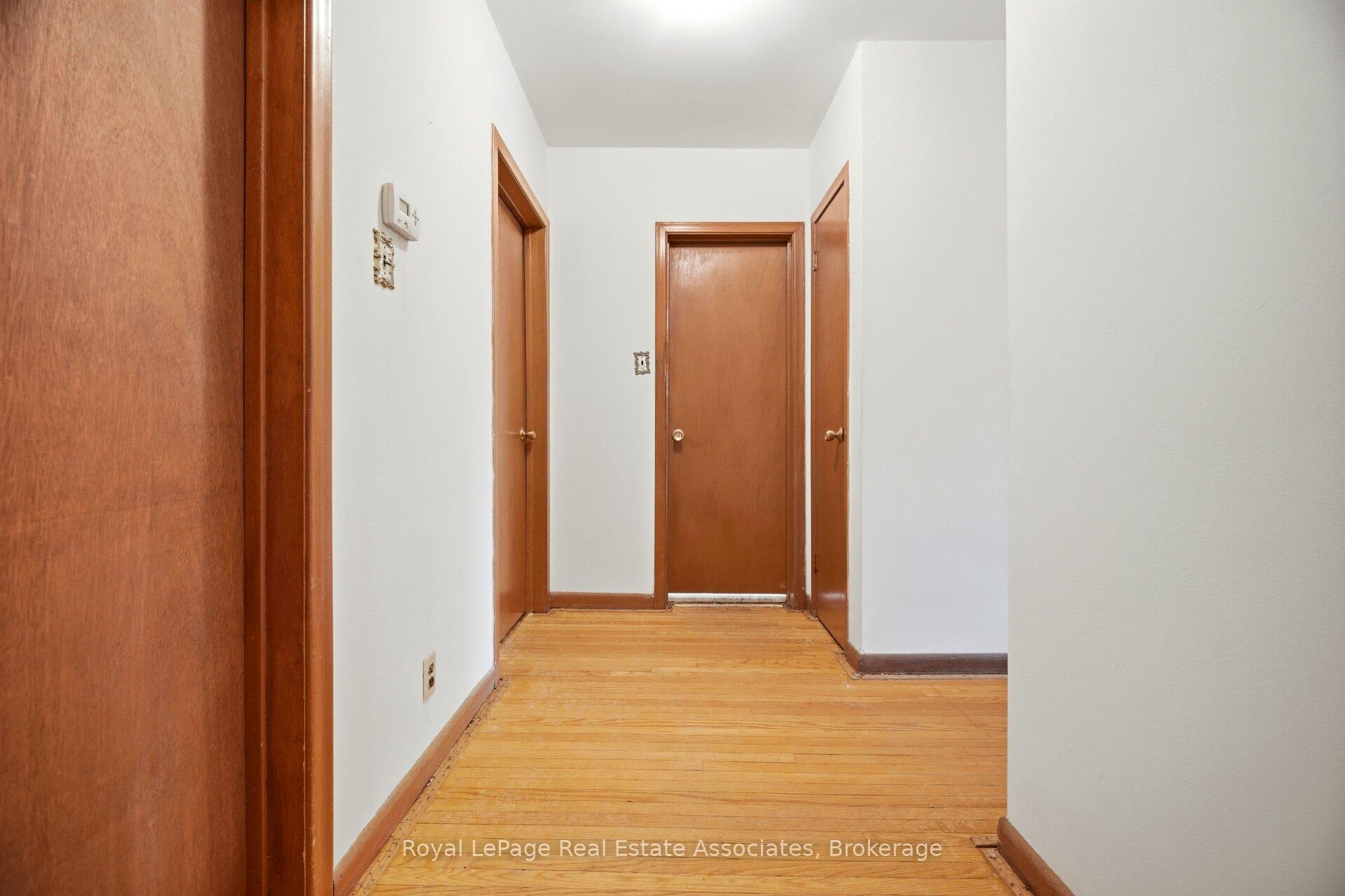 Photo 23 of 193 Kingsview Boulevard, Etobicoke, Kingsview Village-The Westway — HOMEH