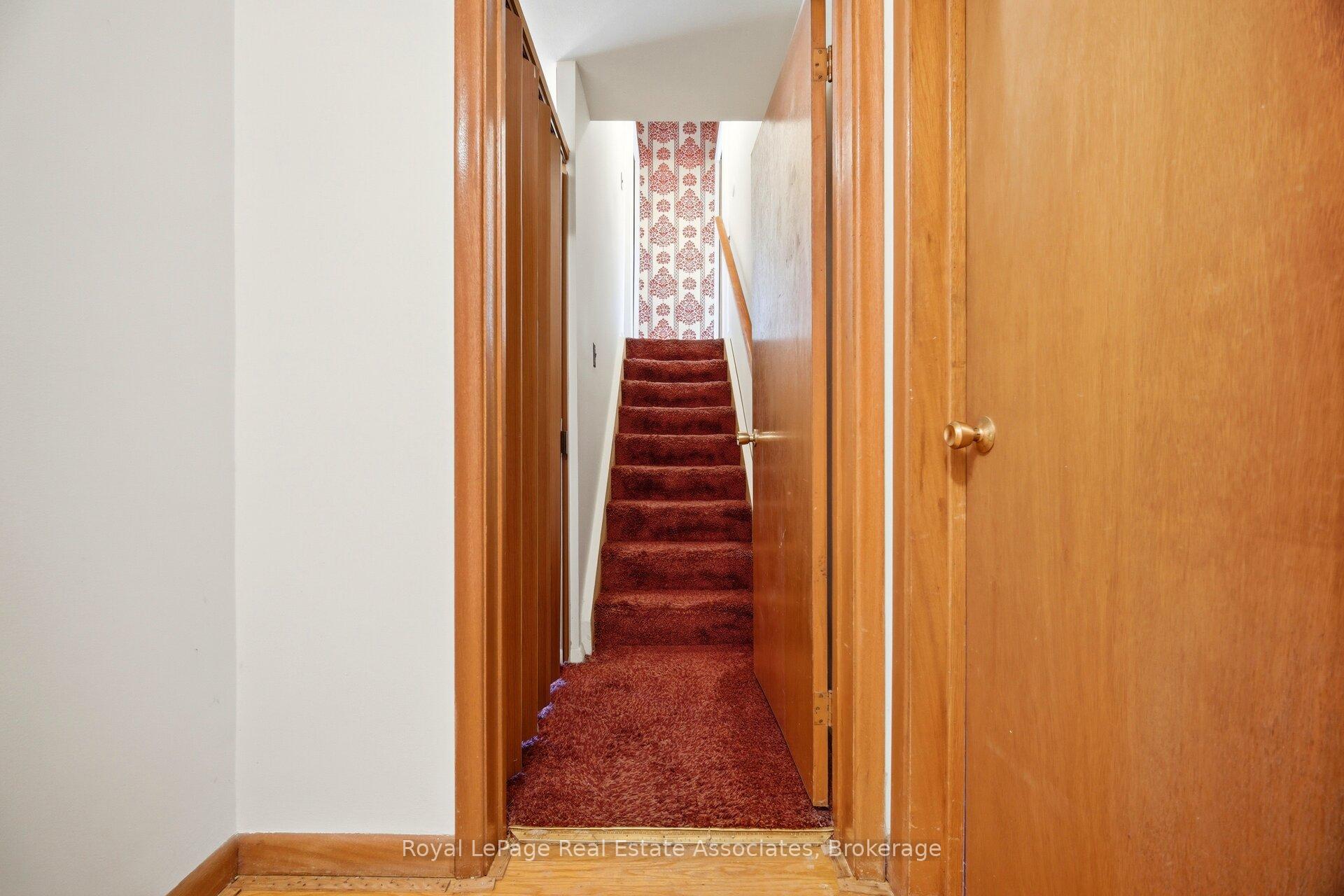 Photo 24 of 193 Kingsview Boulevard, Etobicoke, Kingsview Village-The Westway — HOMEH