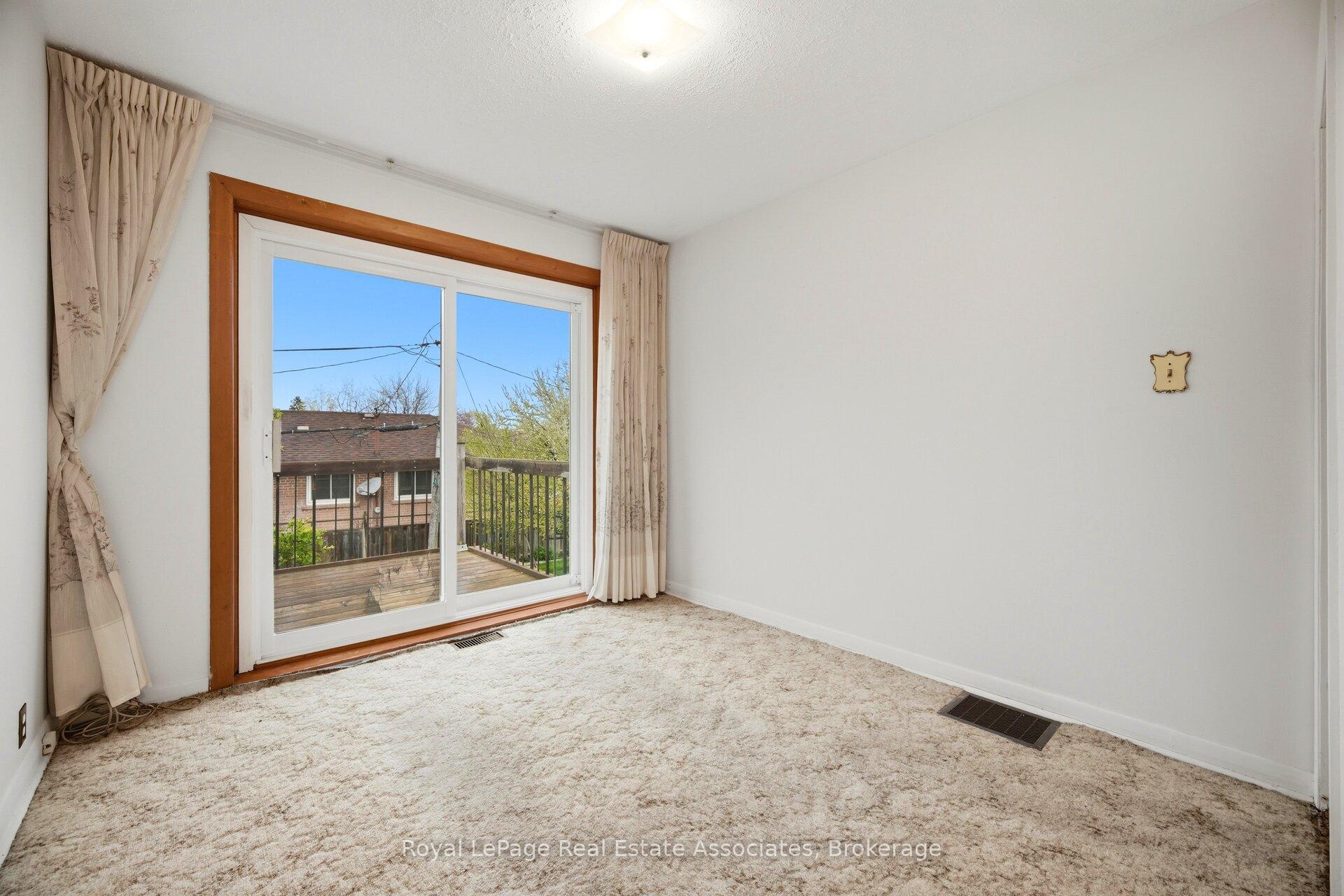 Photo 25 of 193 Kingsview Boulevard, Etobicoke, Kingsview Village-The Westway — HOMEH