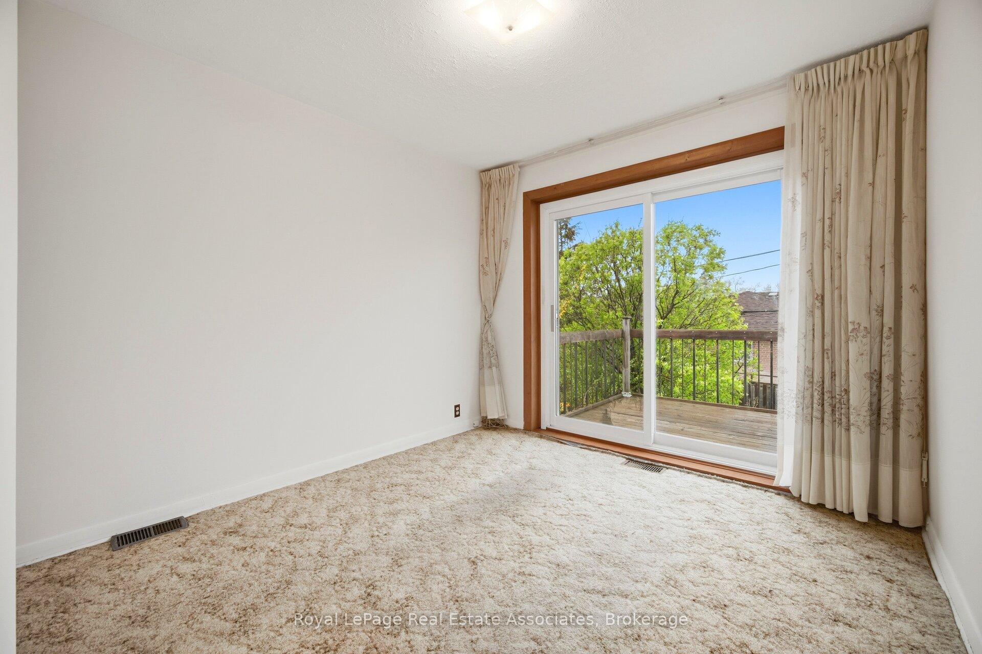 Photo 26 of 193 Kingsview Boulevard, Etobicoke, Kingsview Village-The Westway — HOMEH