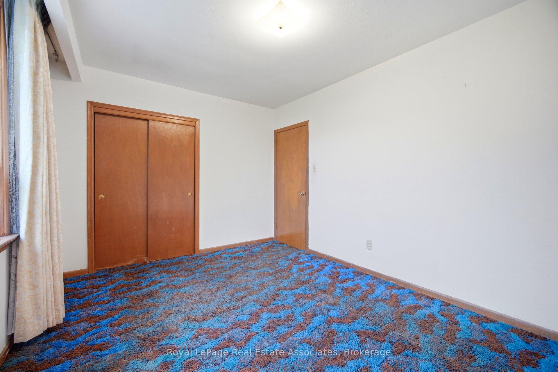Photo 28 of 193 Kingsview Boulevard, Etobicoke, Kingsview Village-The Westway — HOMEH